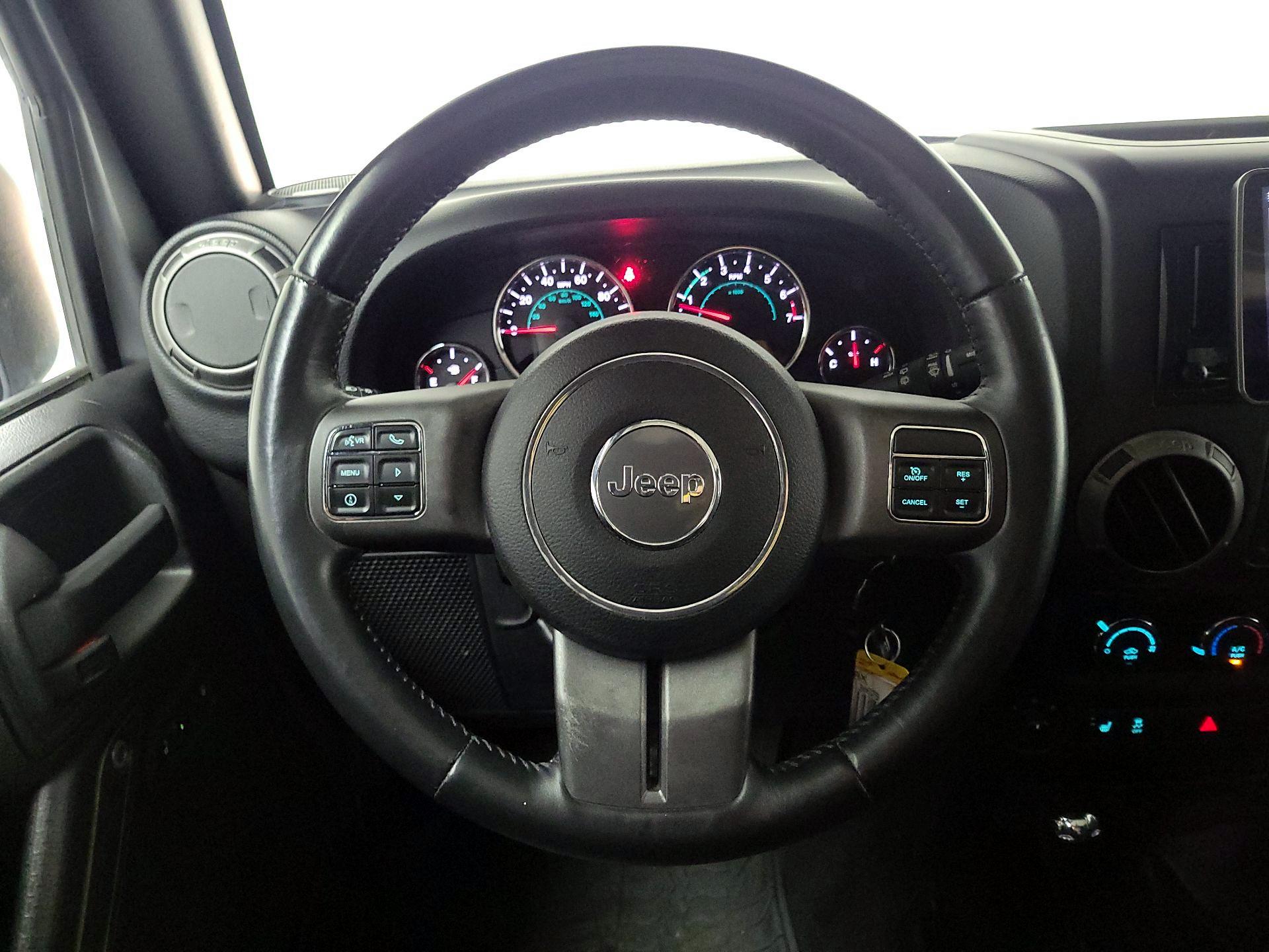 Thumbnail: 2016 Jeep Wrangler - 10