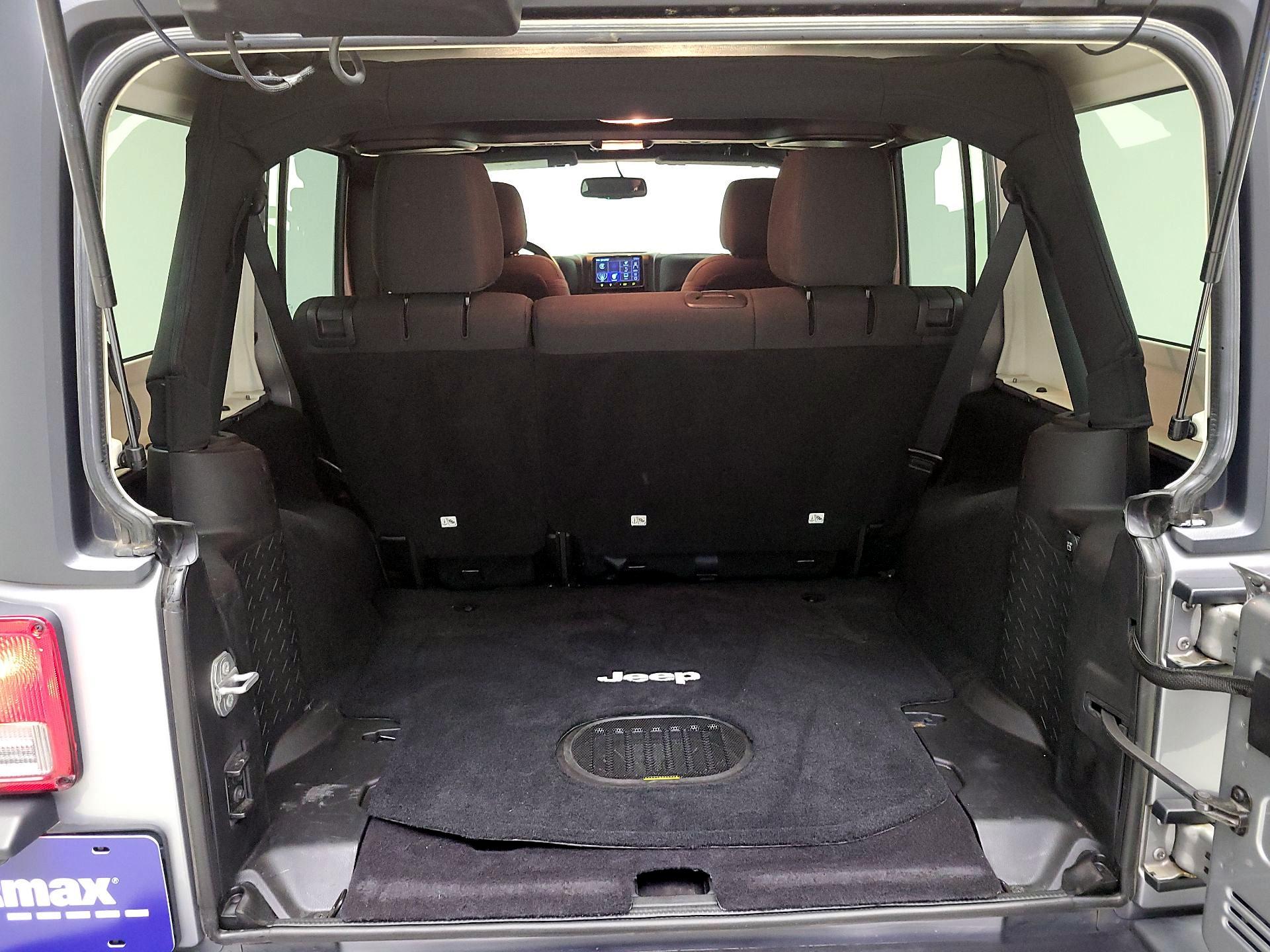 Thumbnail: 2016 Jeep Wrangler - 17