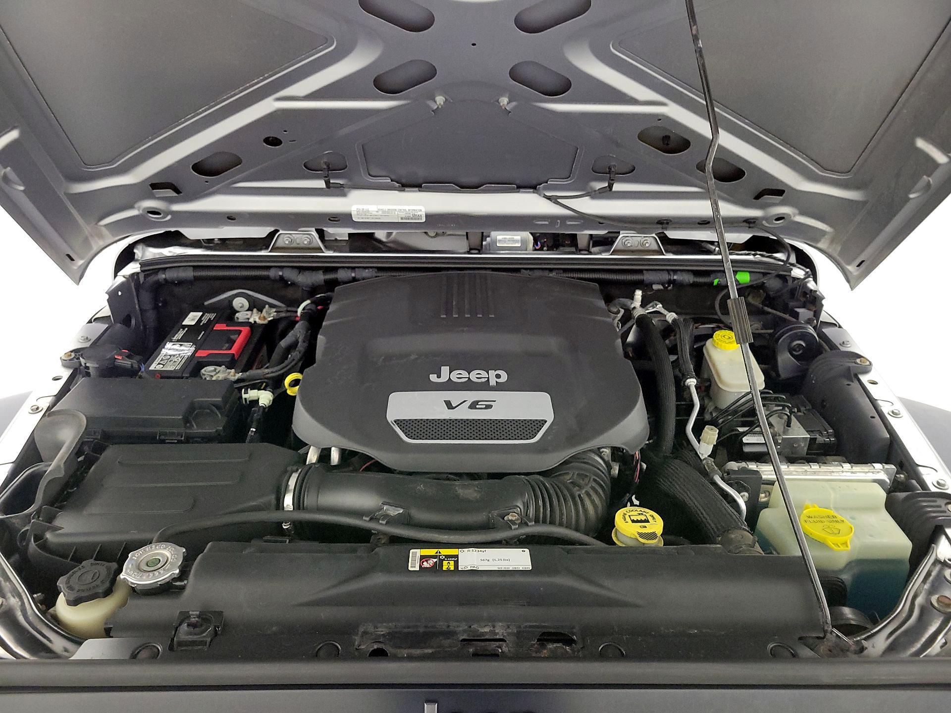 Thumbnail: 2016 Jeep Wrangler - 18