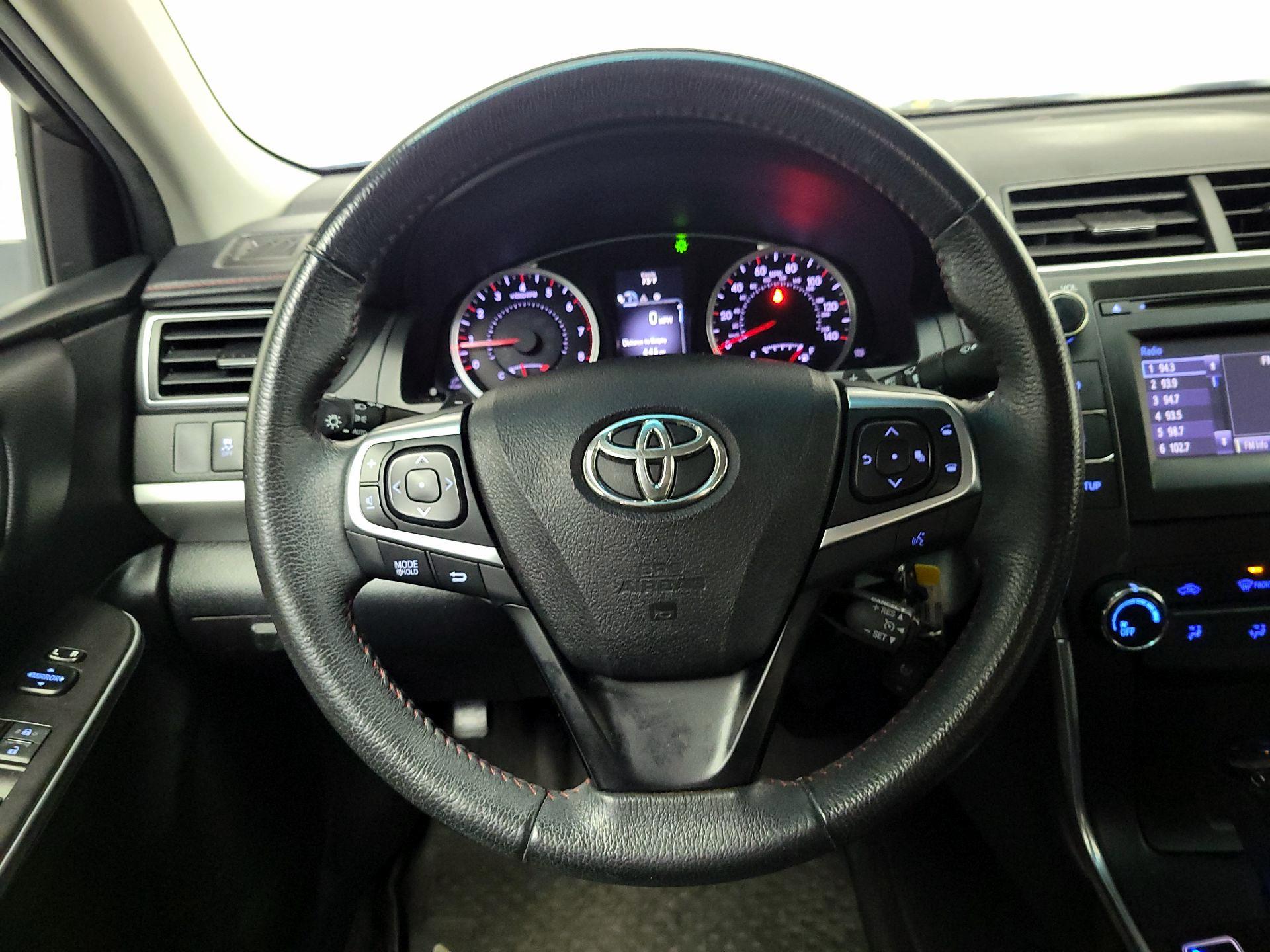 Thumbnail: 2017 Toyota Camry - 10