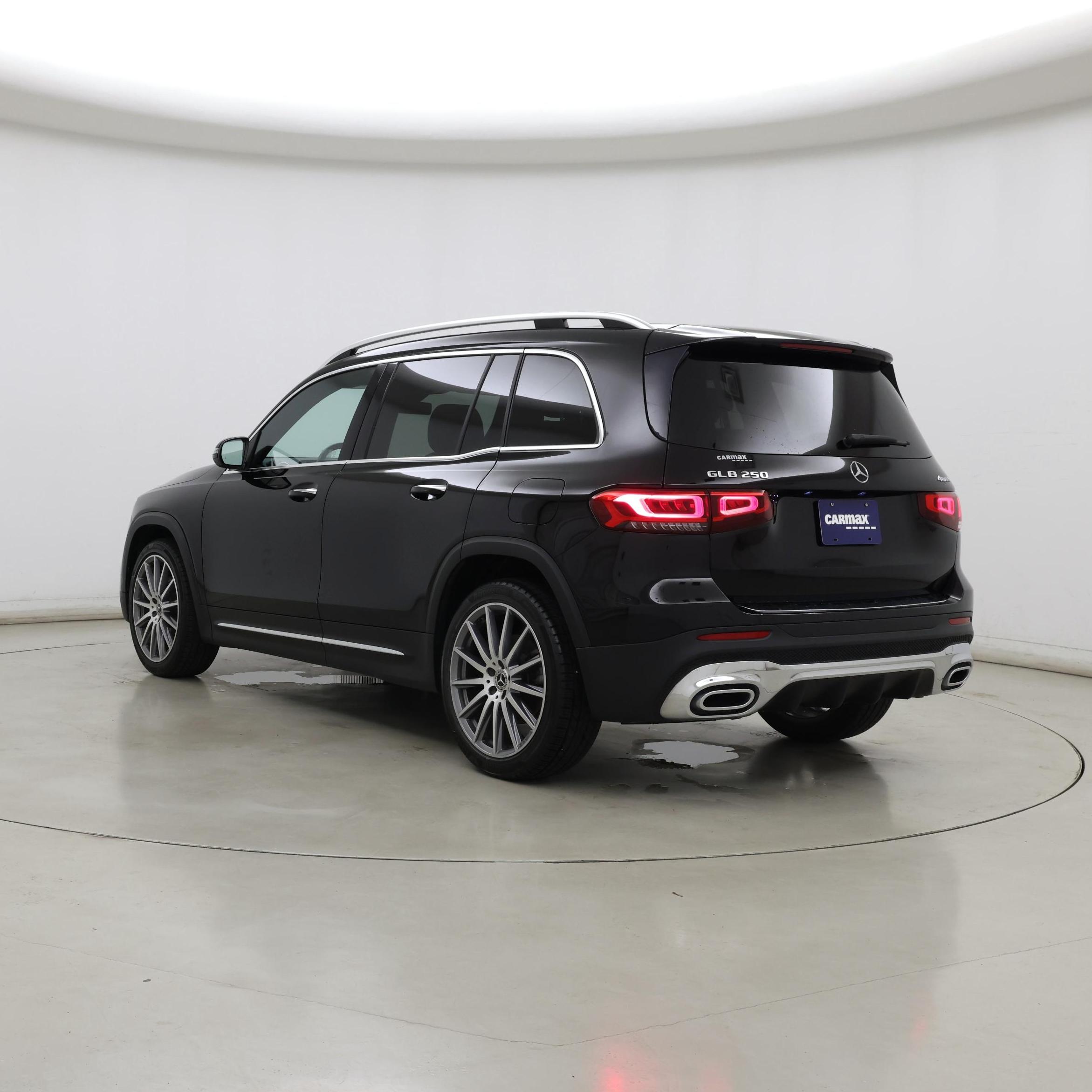 Thumbnail: 2021 Mercedes-Benz GLB - 2