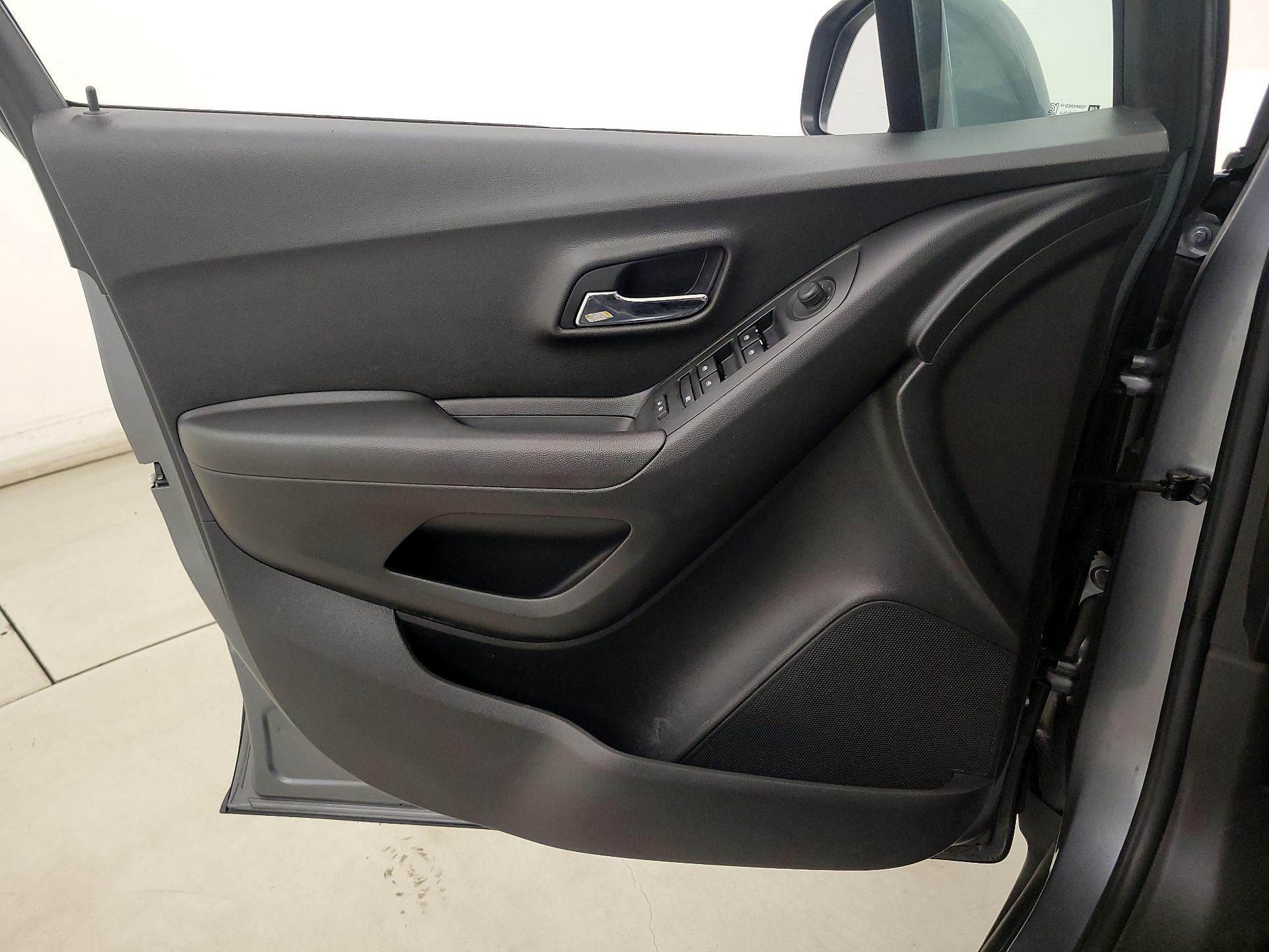 Thumbnail: 2019 Chevrolet Trax - 12