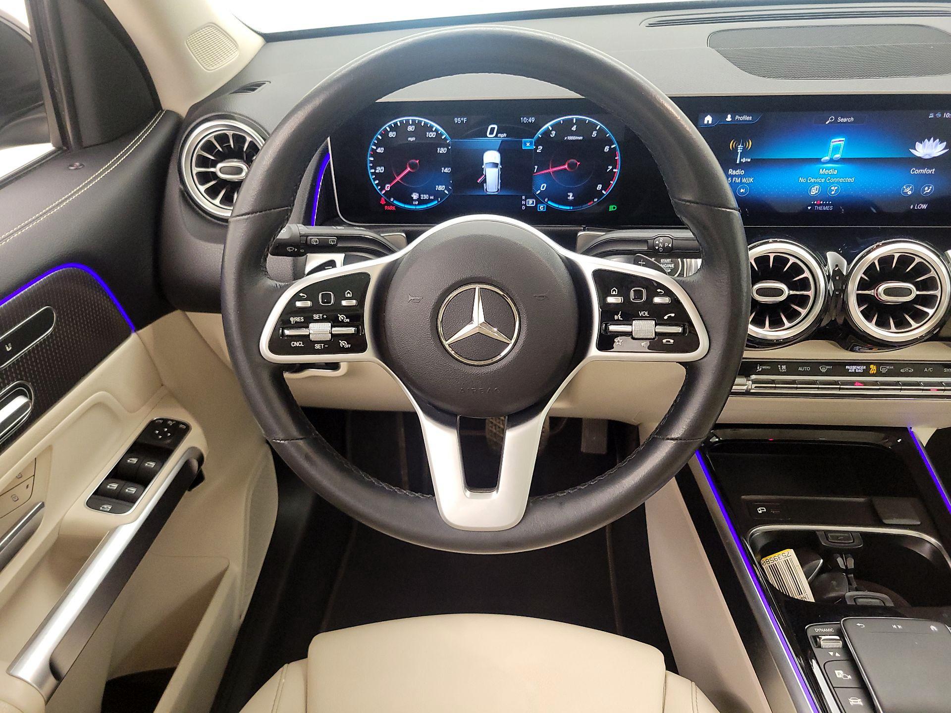 Thumbnail: 2021 Mercedes-Benz GLB - 10