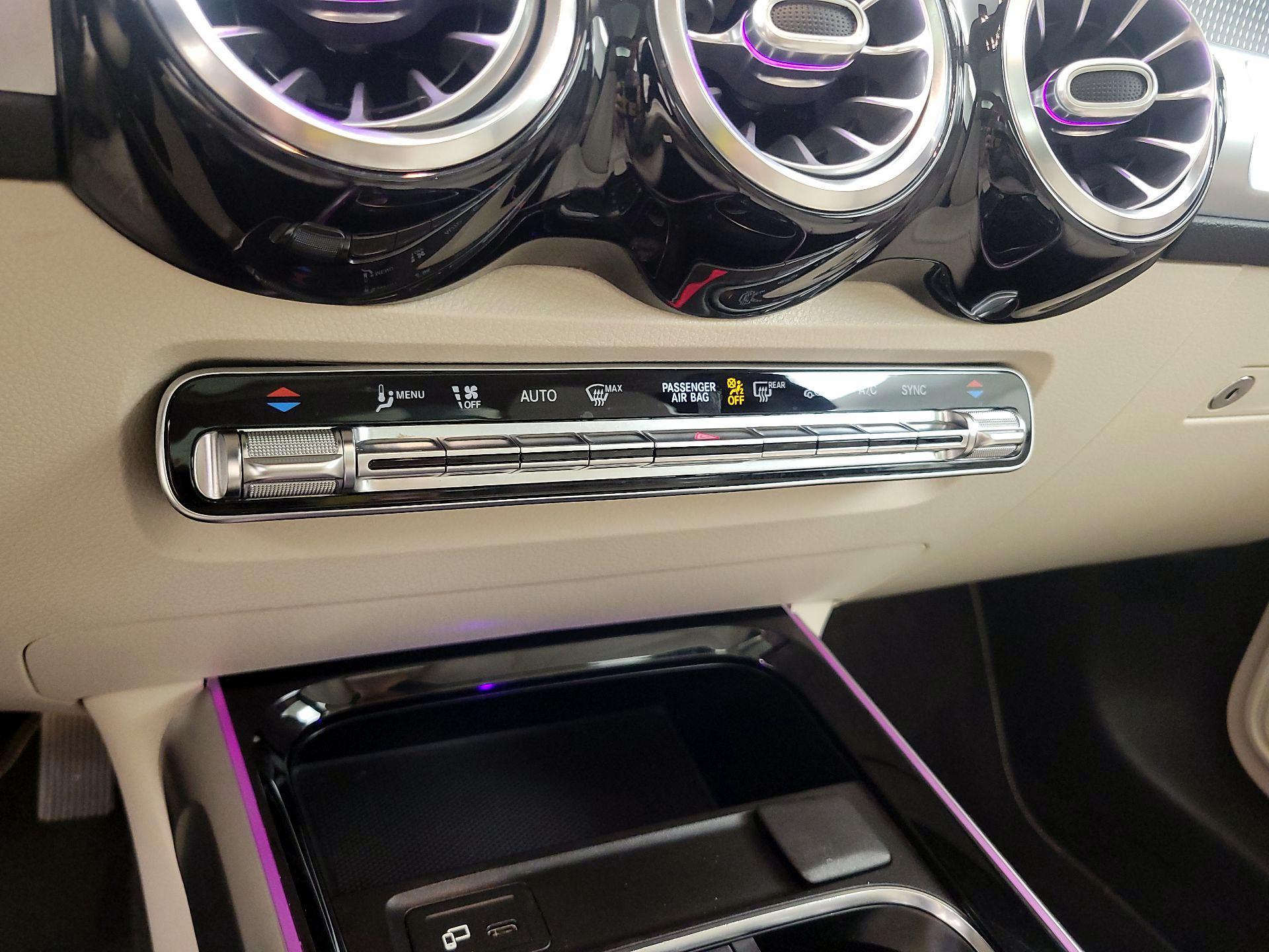 Thumbnail: 2021 Mercedes-Benz GLB - 16