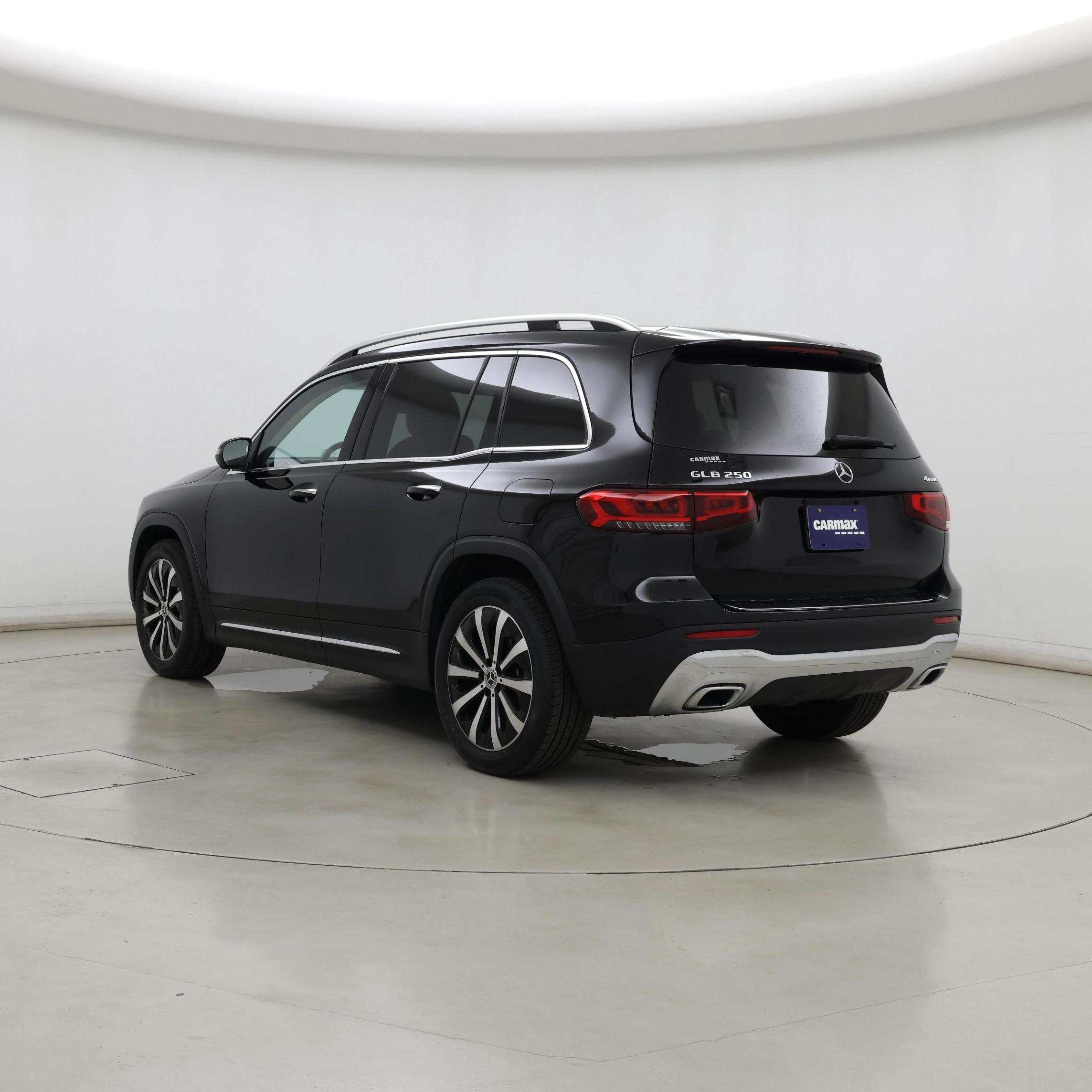 Thumbnail: 2021 Mercedes-Benz GLB - 2