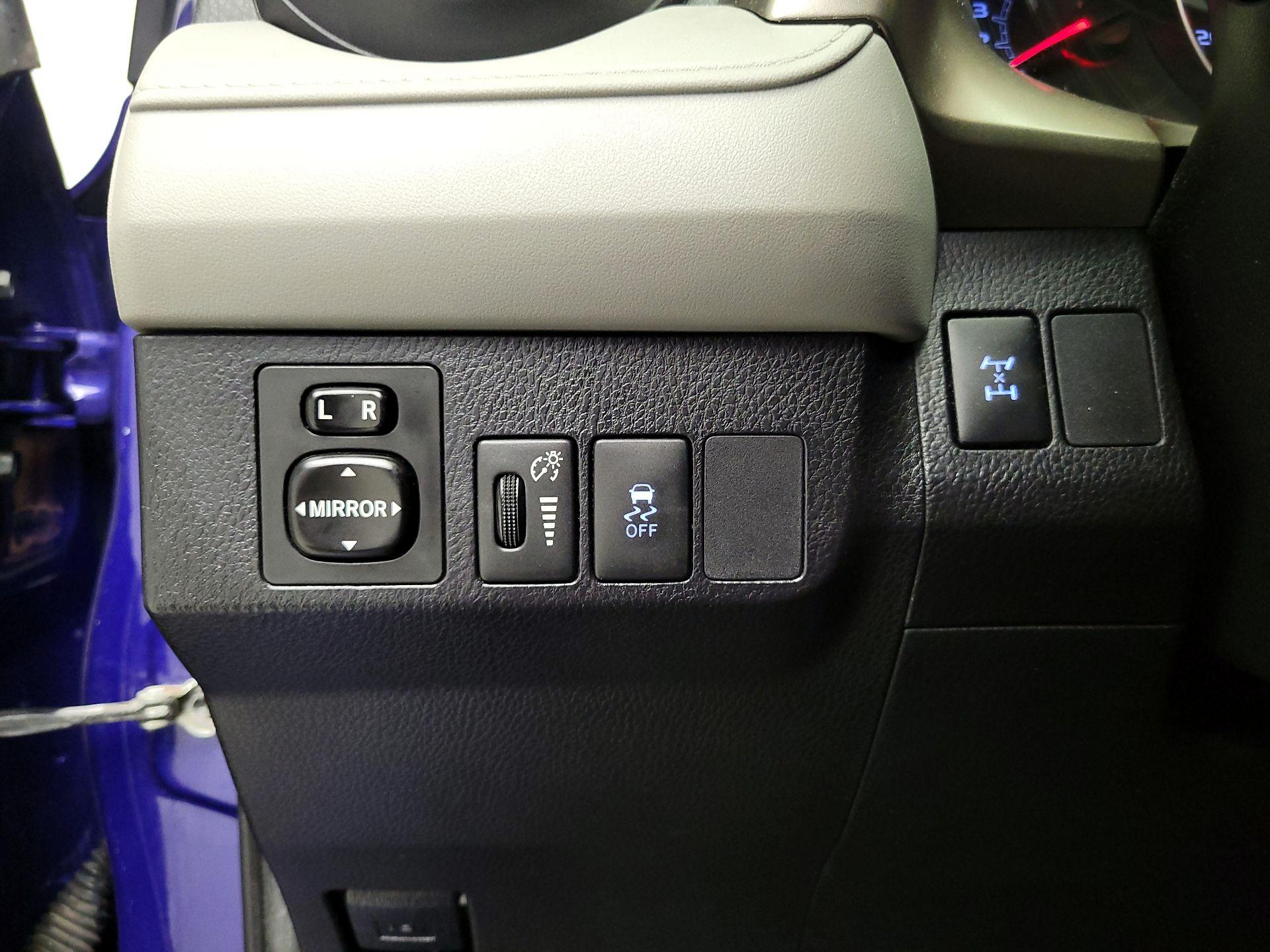 Thumbnail: 2014 Toyota RAV4 - 13