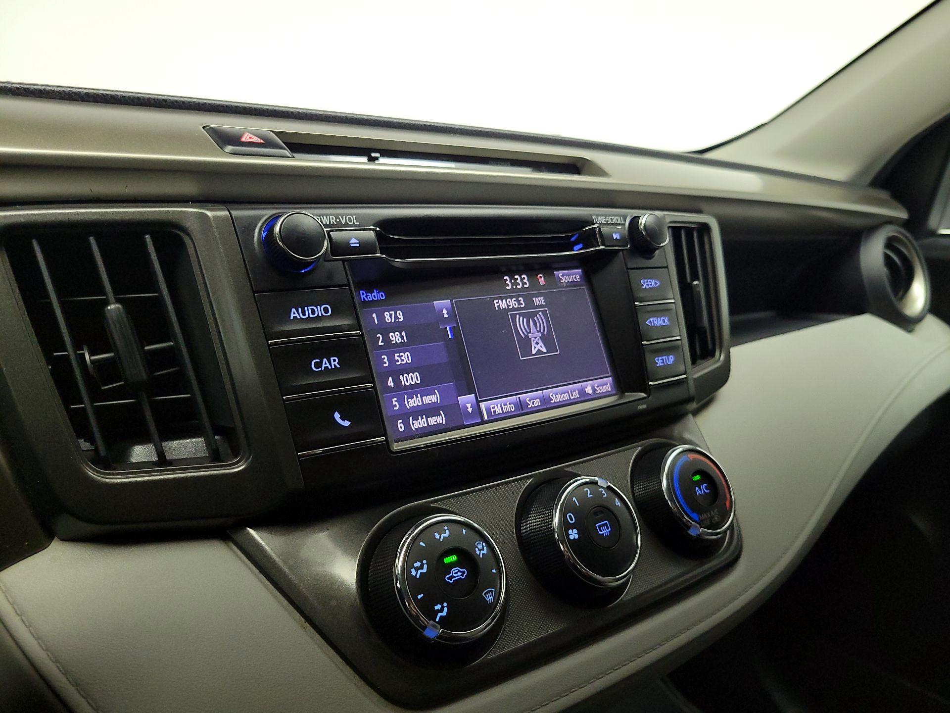 Thumbnail: 2014 Toyota RAV4 - 15