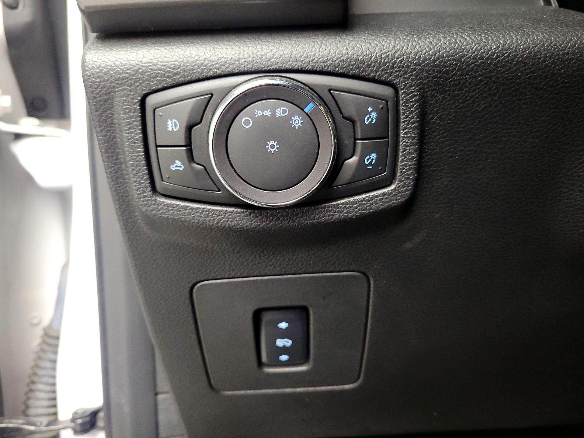 Thumbnail: 2016 Ford F-150 - 13