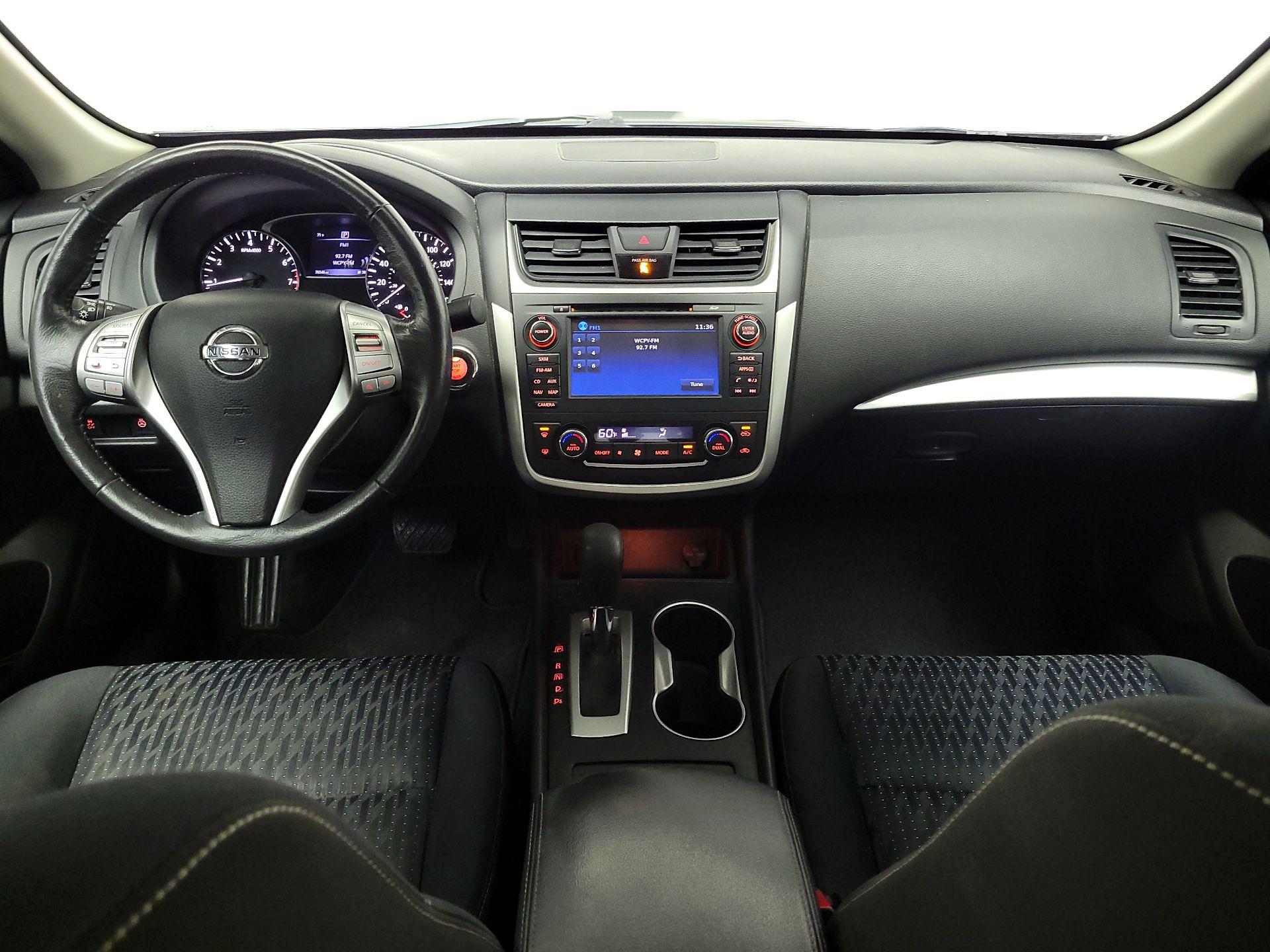 Thumbnail: 2016 Nissan Altima - 9