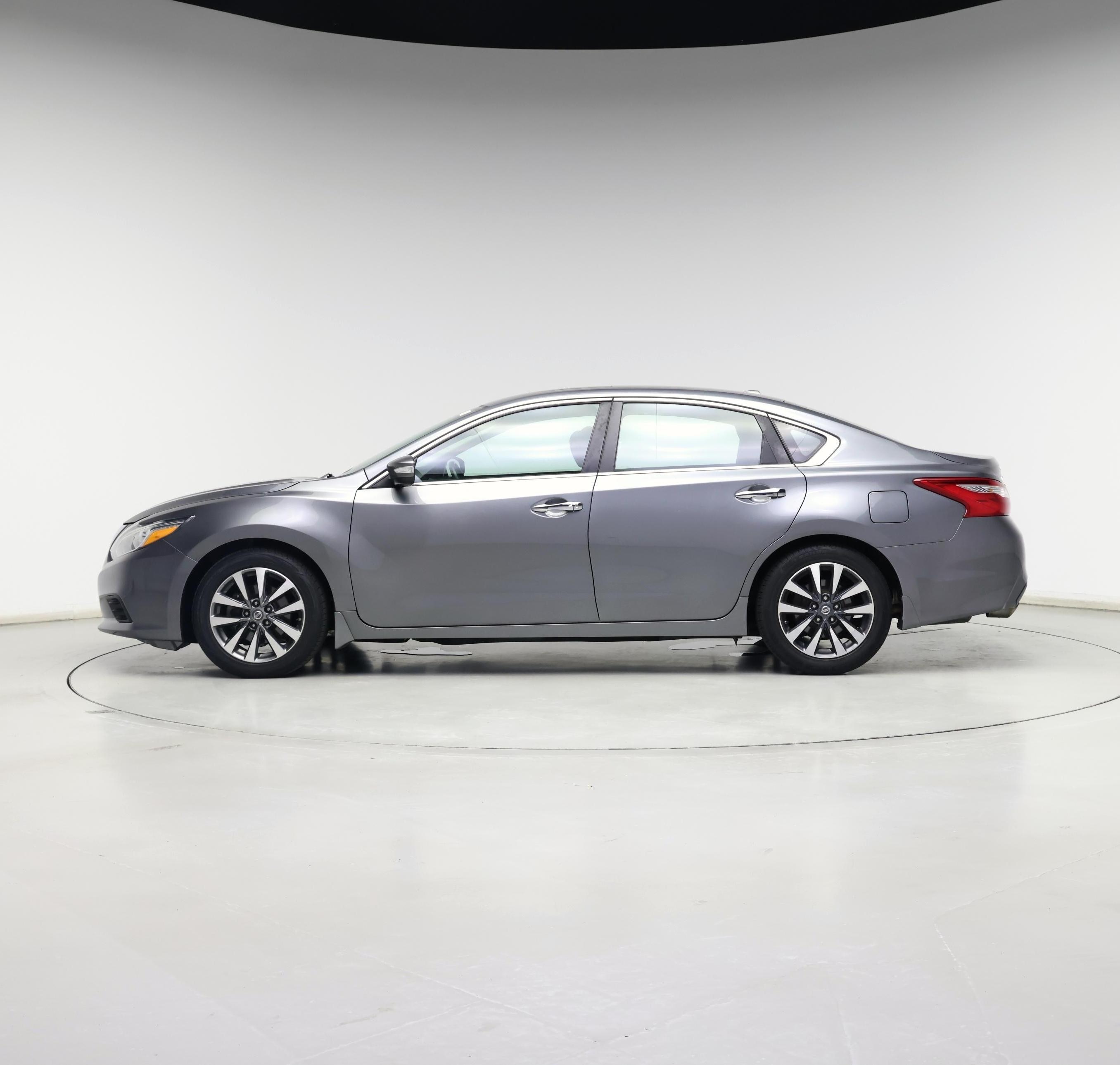 Thumbnail: 2016 Nissan Altima - 3