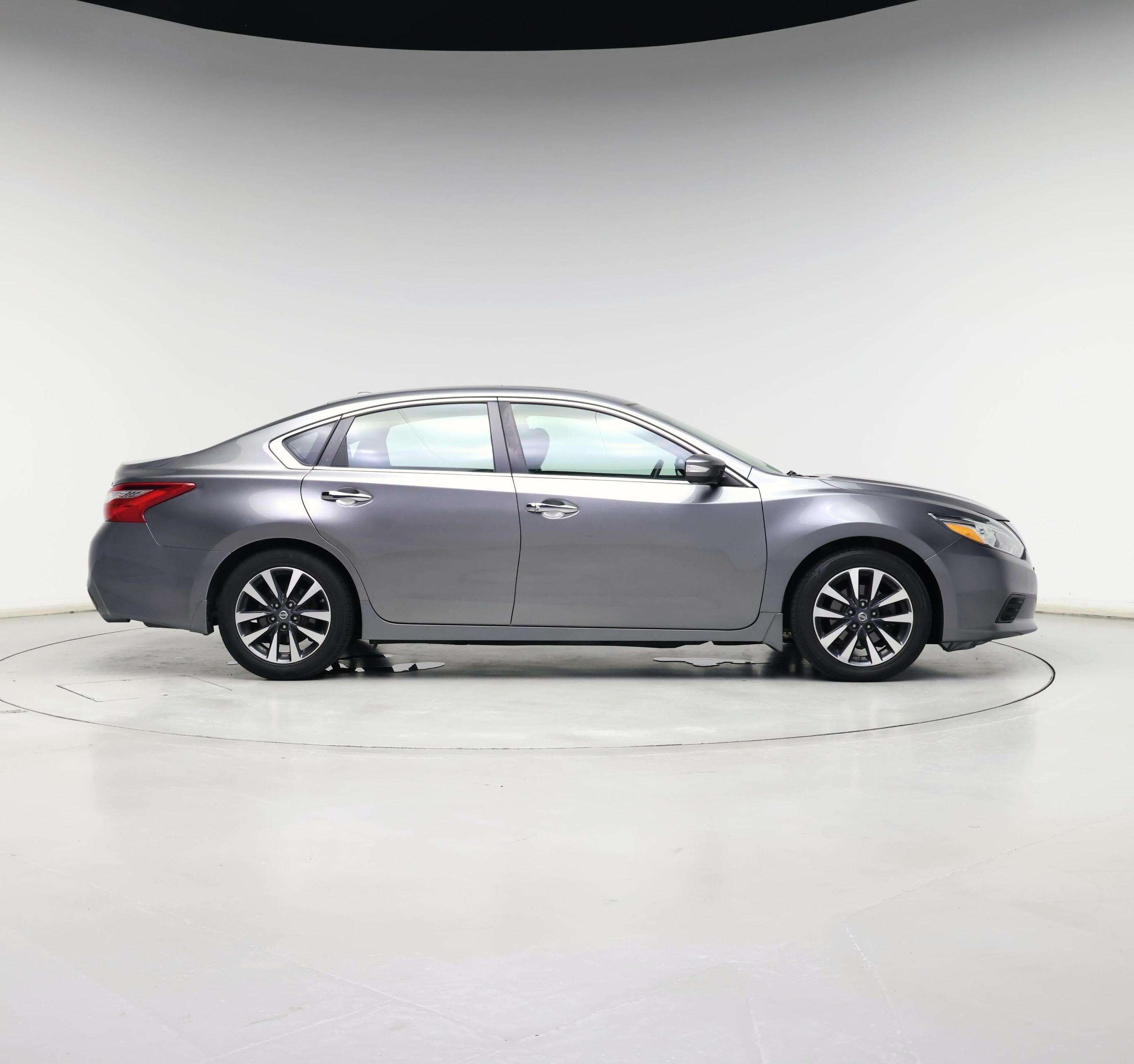 Thumbnail: 2016 Nissan Altima - 7