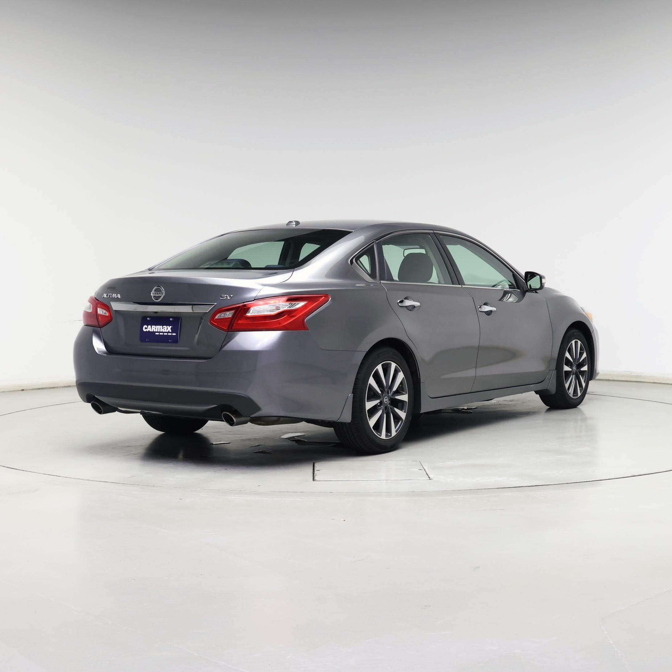 Thumbnail: 2016 Nissan Altima - 8