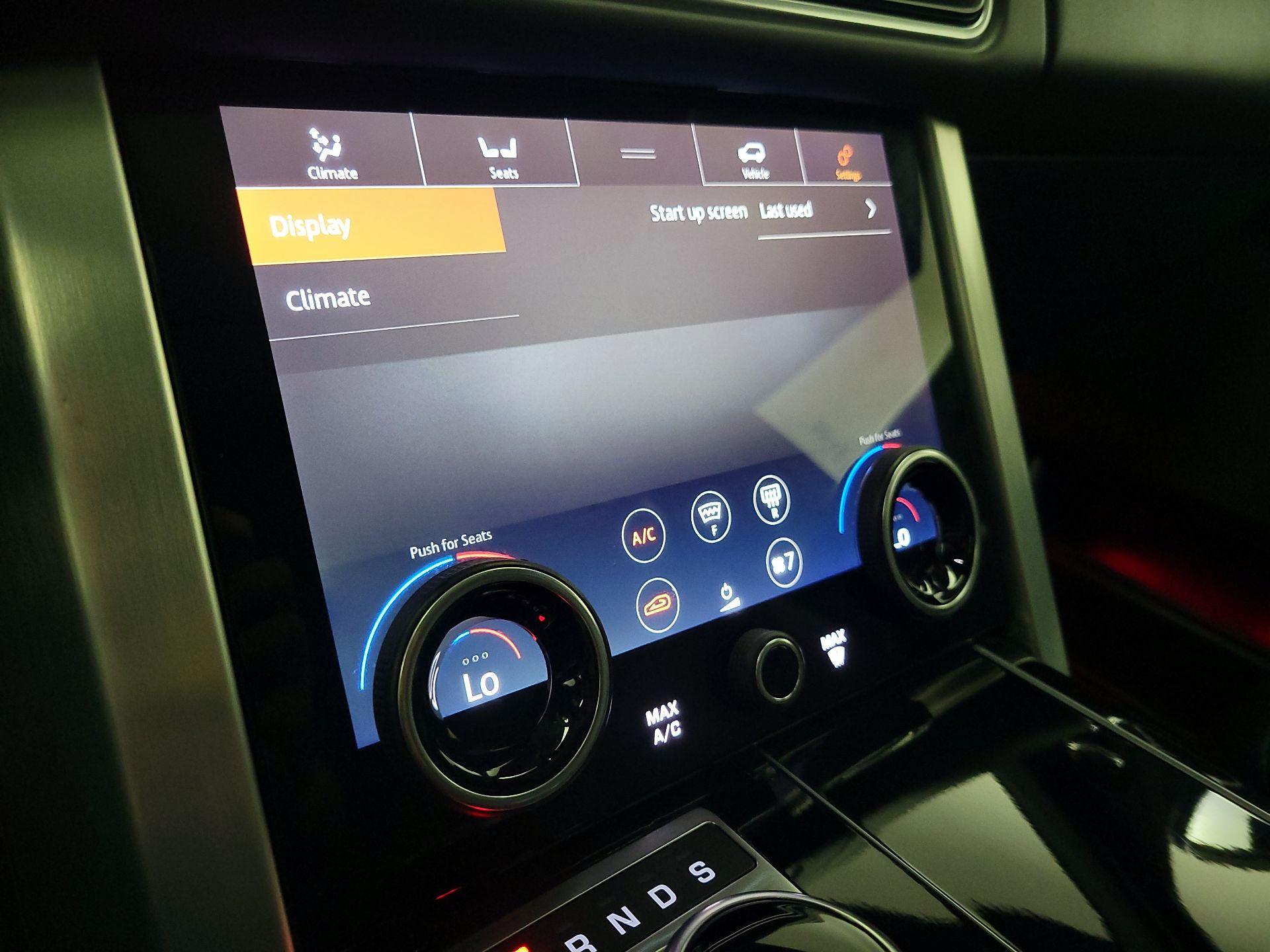 Thumbnail: 2020 Land Rover Range Rover - 17