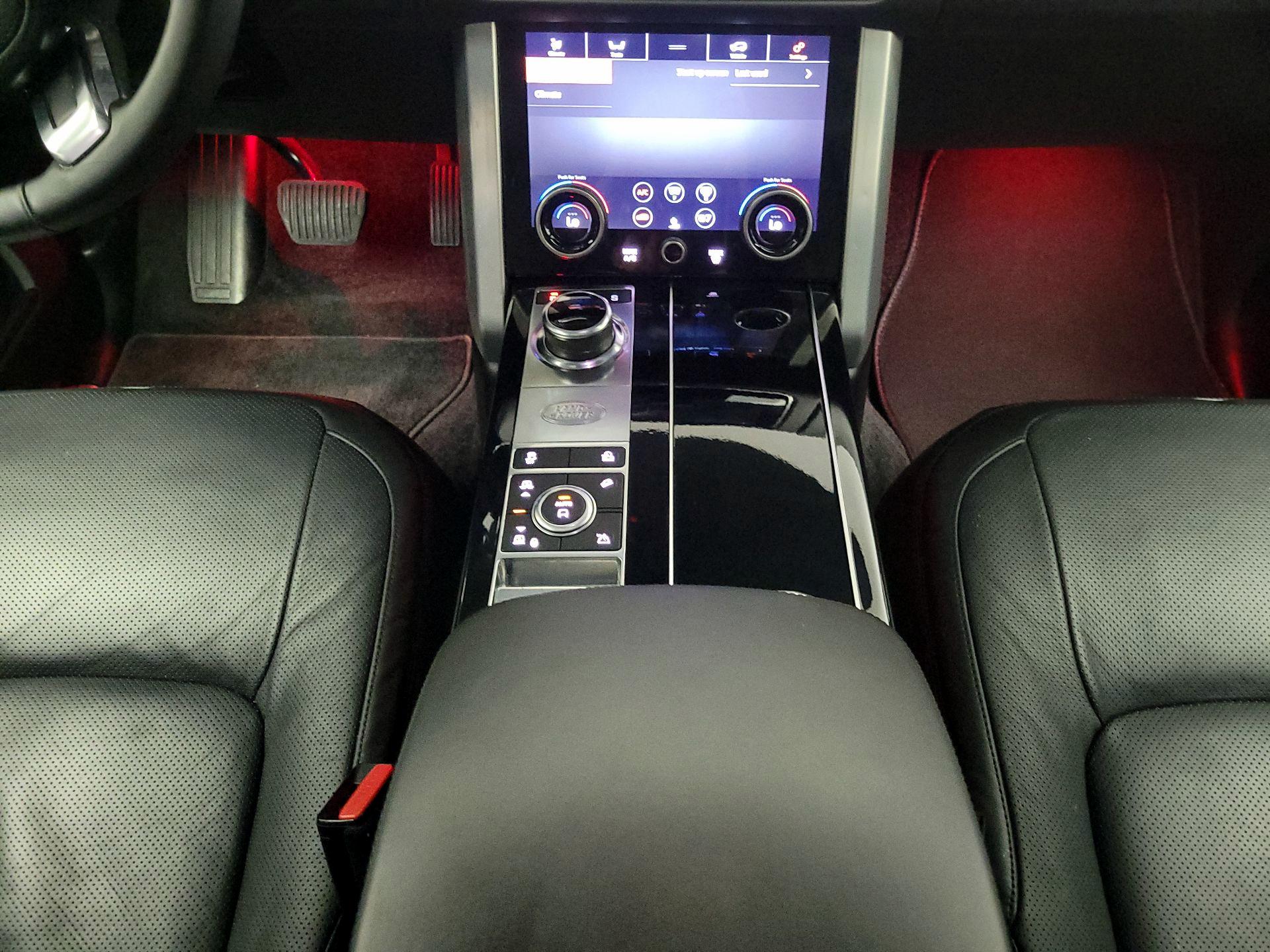 Thumbnail: 2020 Land Rover Range Rover - 18
