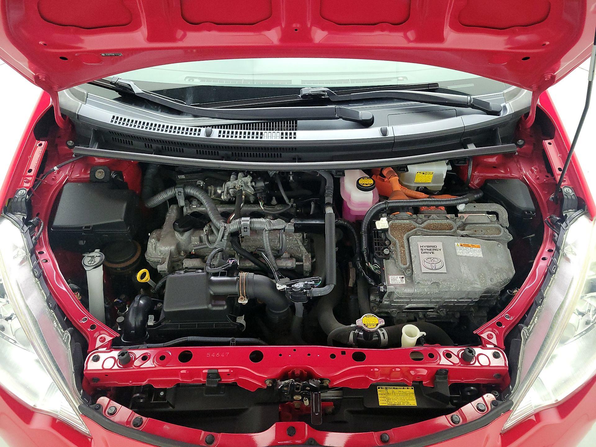 Thumbnail: 2014 Toyota Prius c - 20