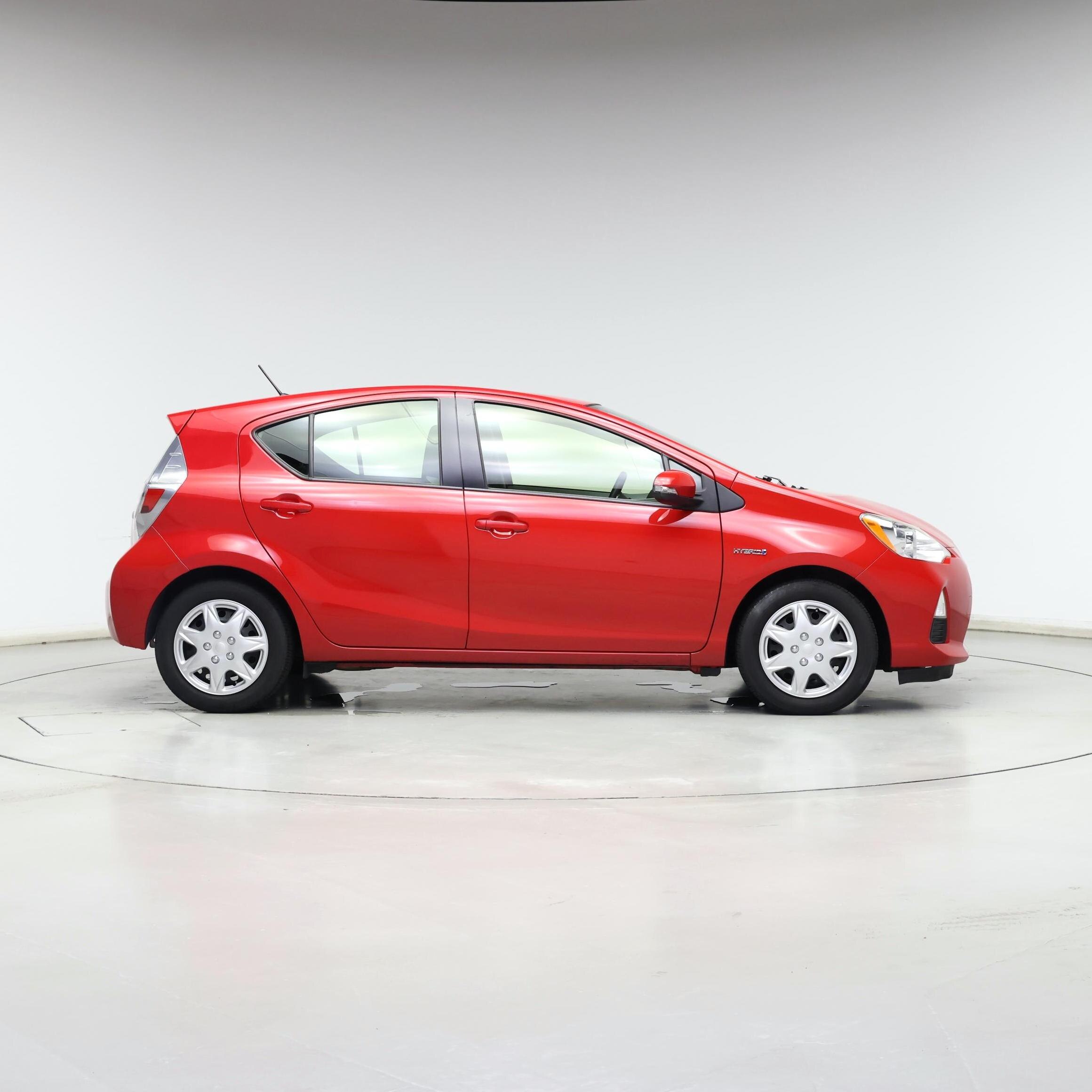 Thumbnail: 2014 Toyota Prius c - 7