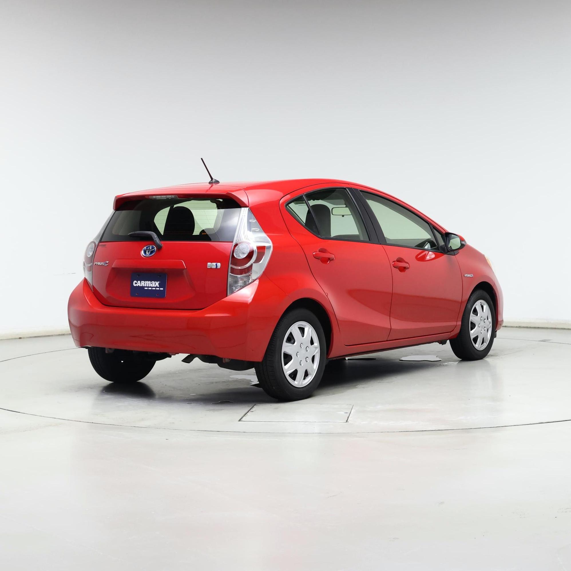 Thumbnail: 2014 Toyota Prius c - 8