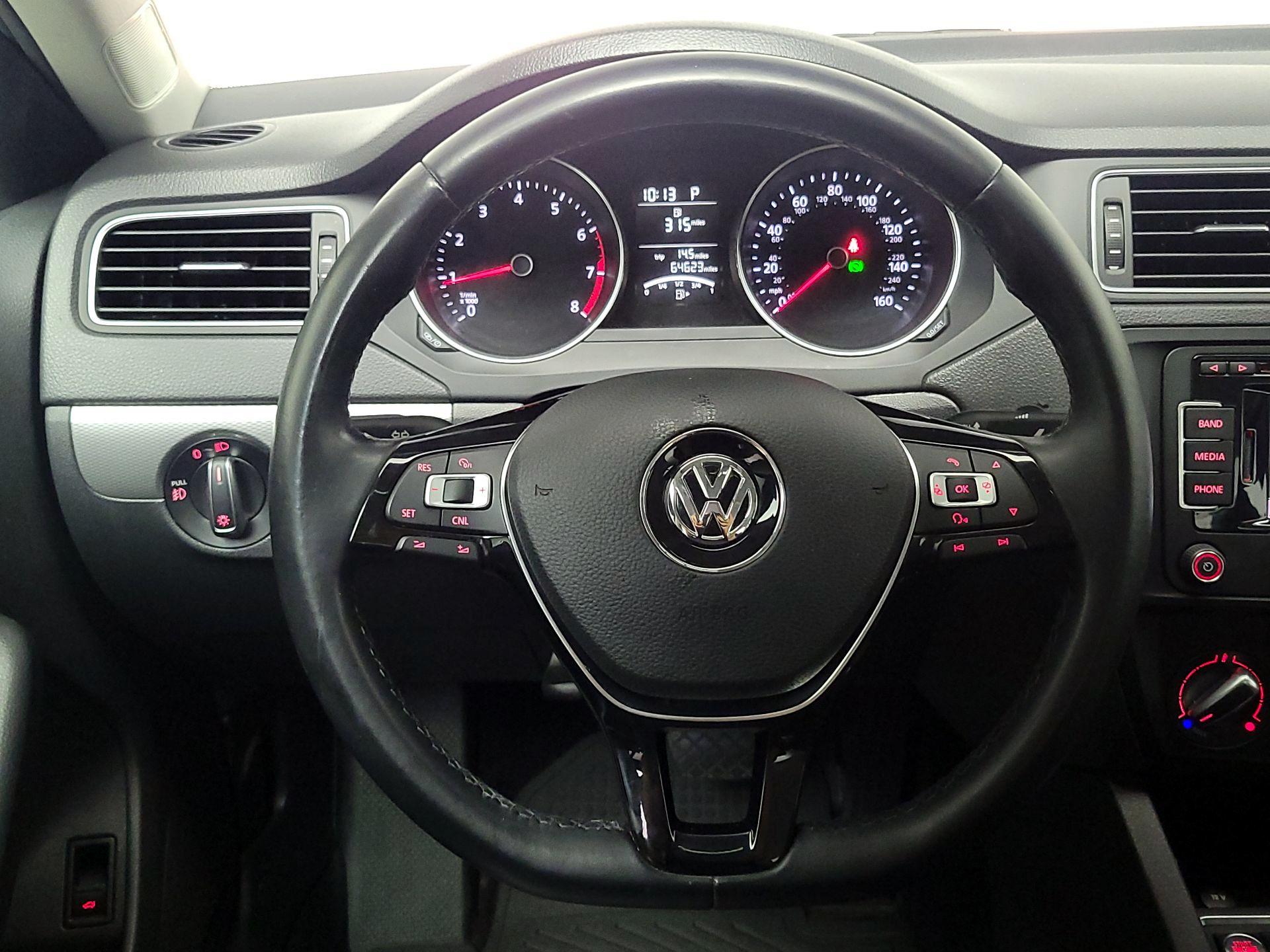 Thumbnail: 2015 Volkswagen Jetta - 10