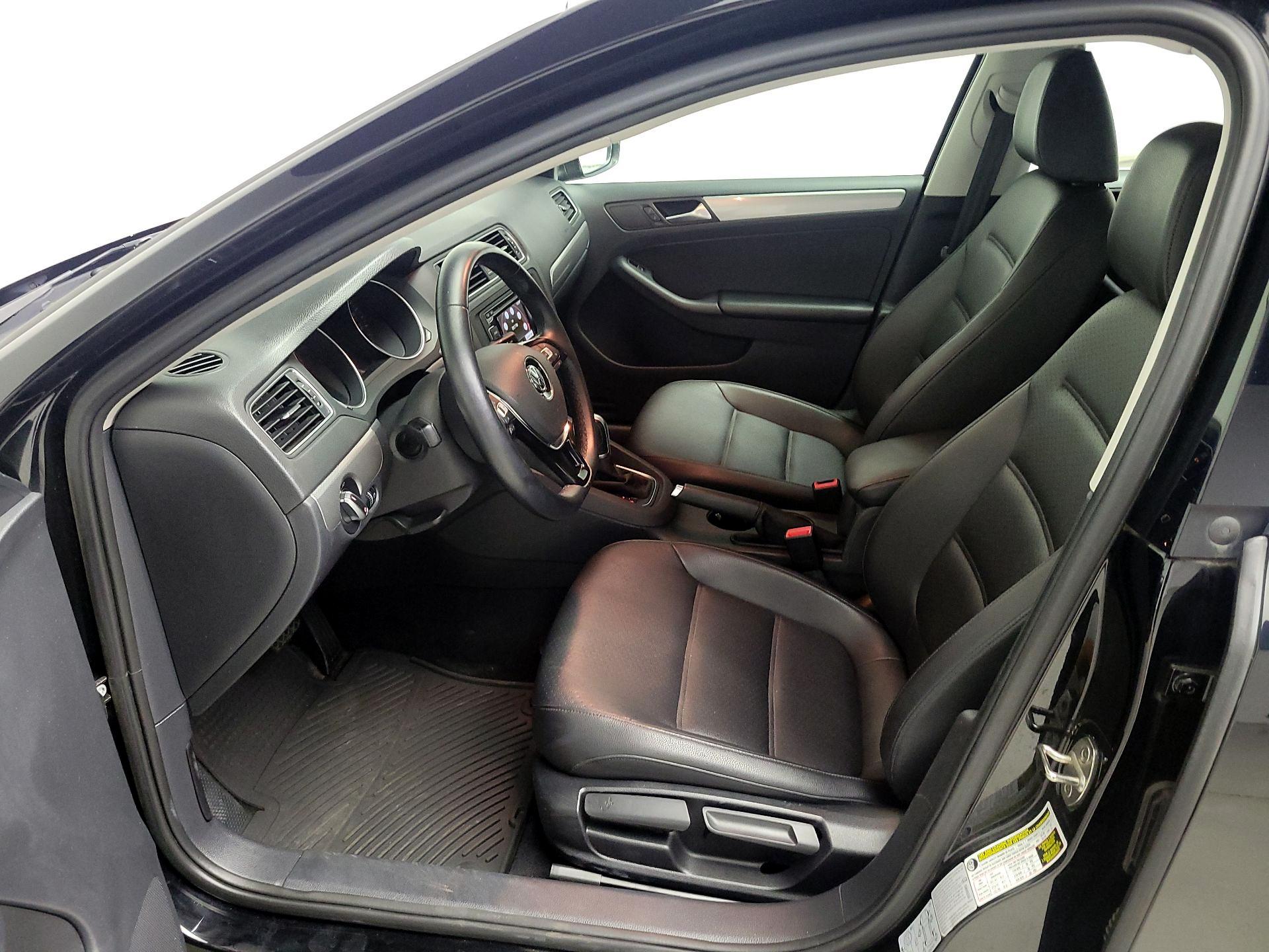Thumbnail: 2015 Volkswagen Jetta - 11