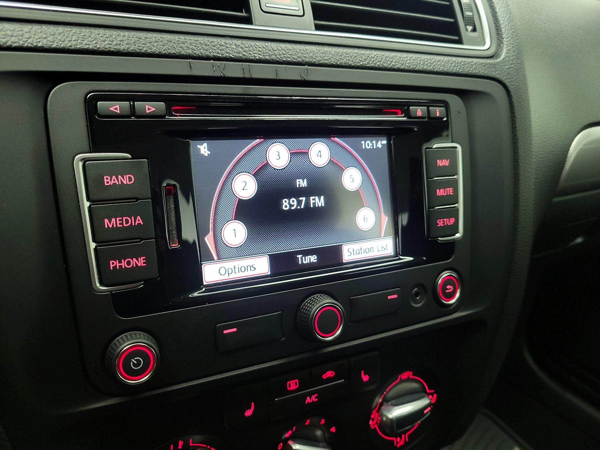 Thumbnail: 2015 Volkswagen Jetta - 16