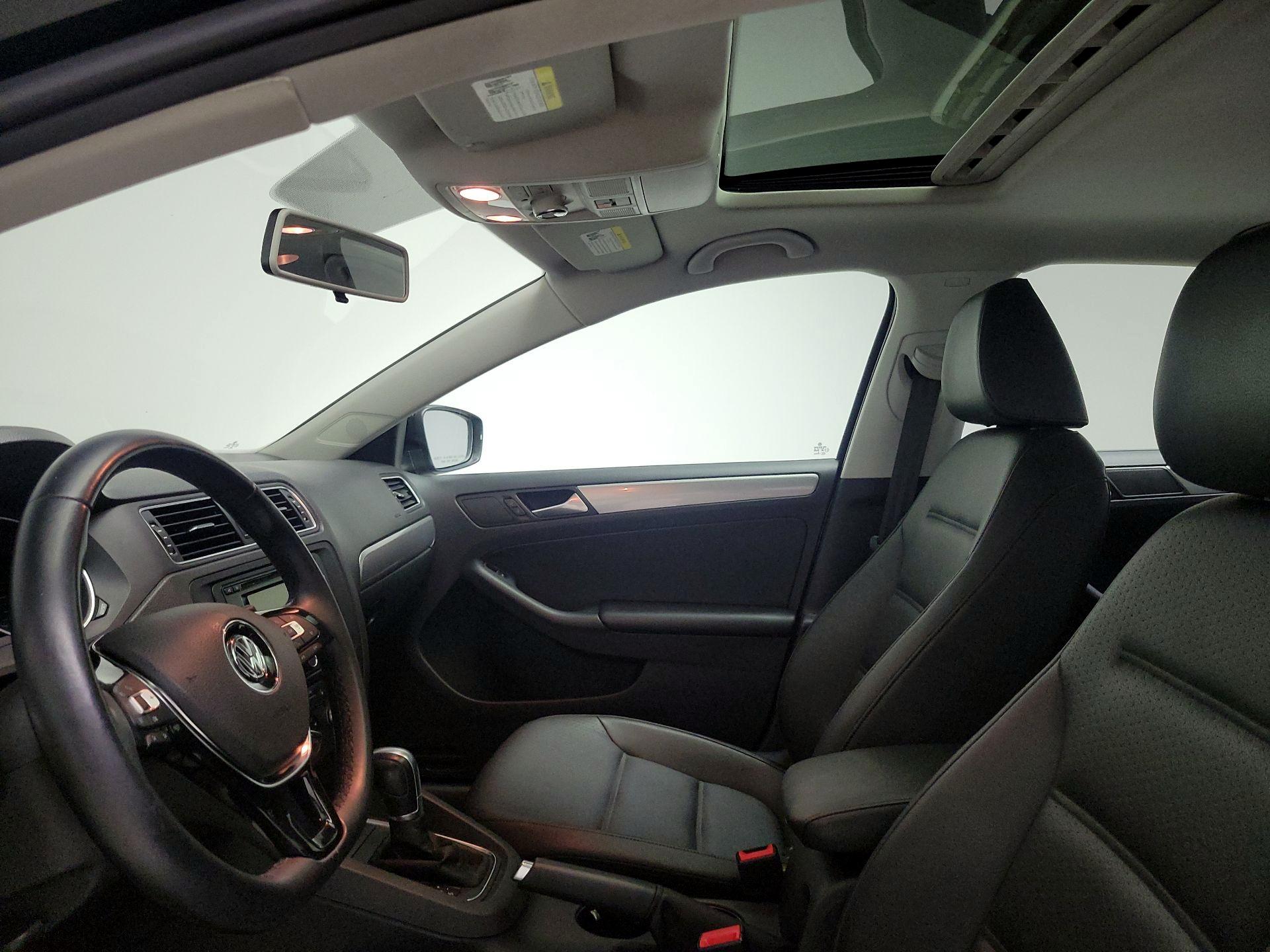 Thumbnail: 2015 Volkswagen Jetta - 20
