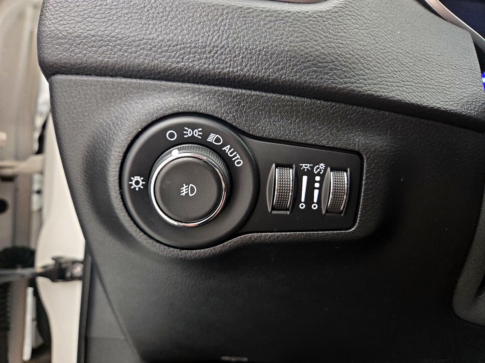 Thumbnail: 2019 Jeep Compass - 13