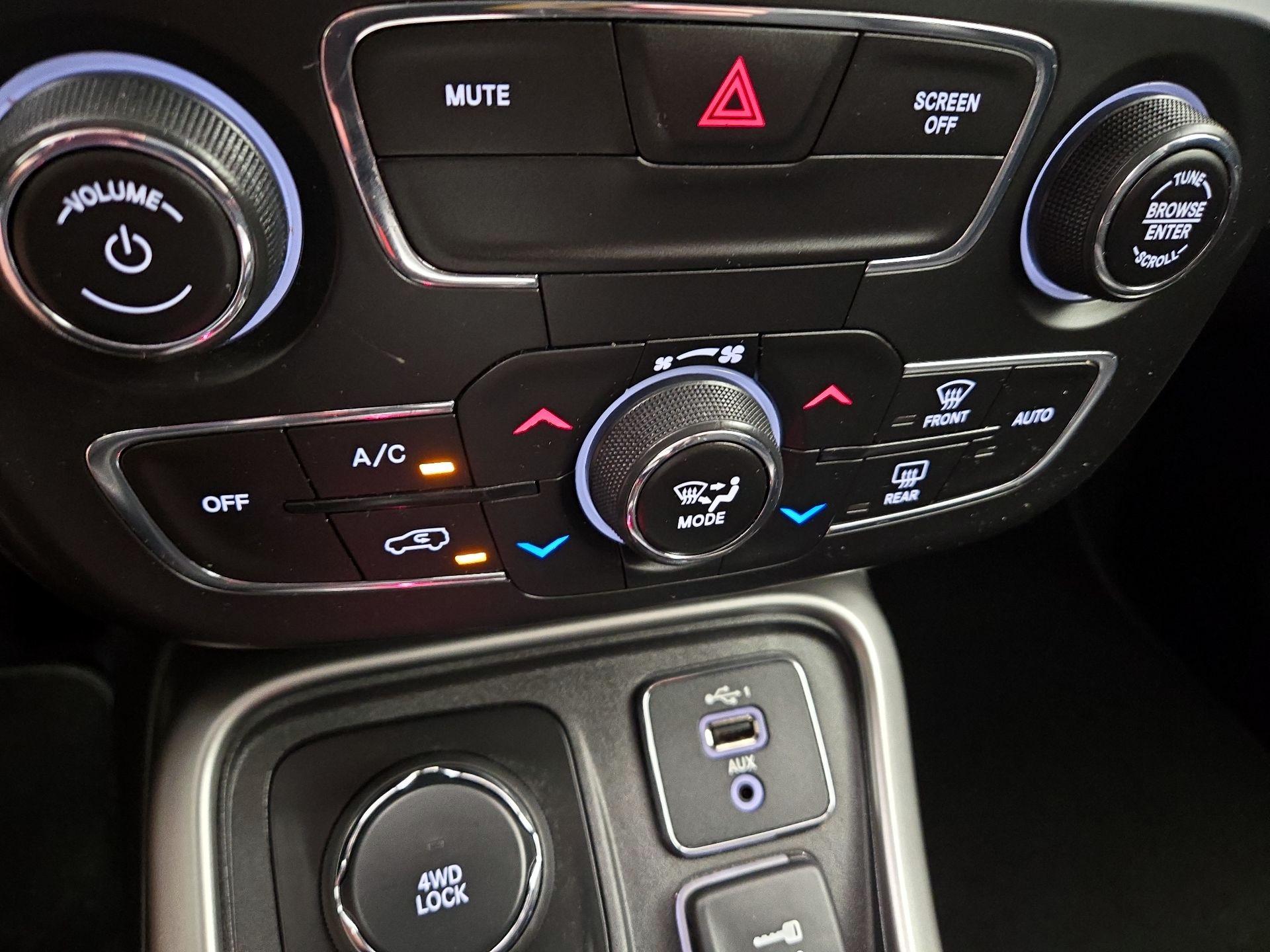 Thumbnail: 2019 Jeep Compass - 16