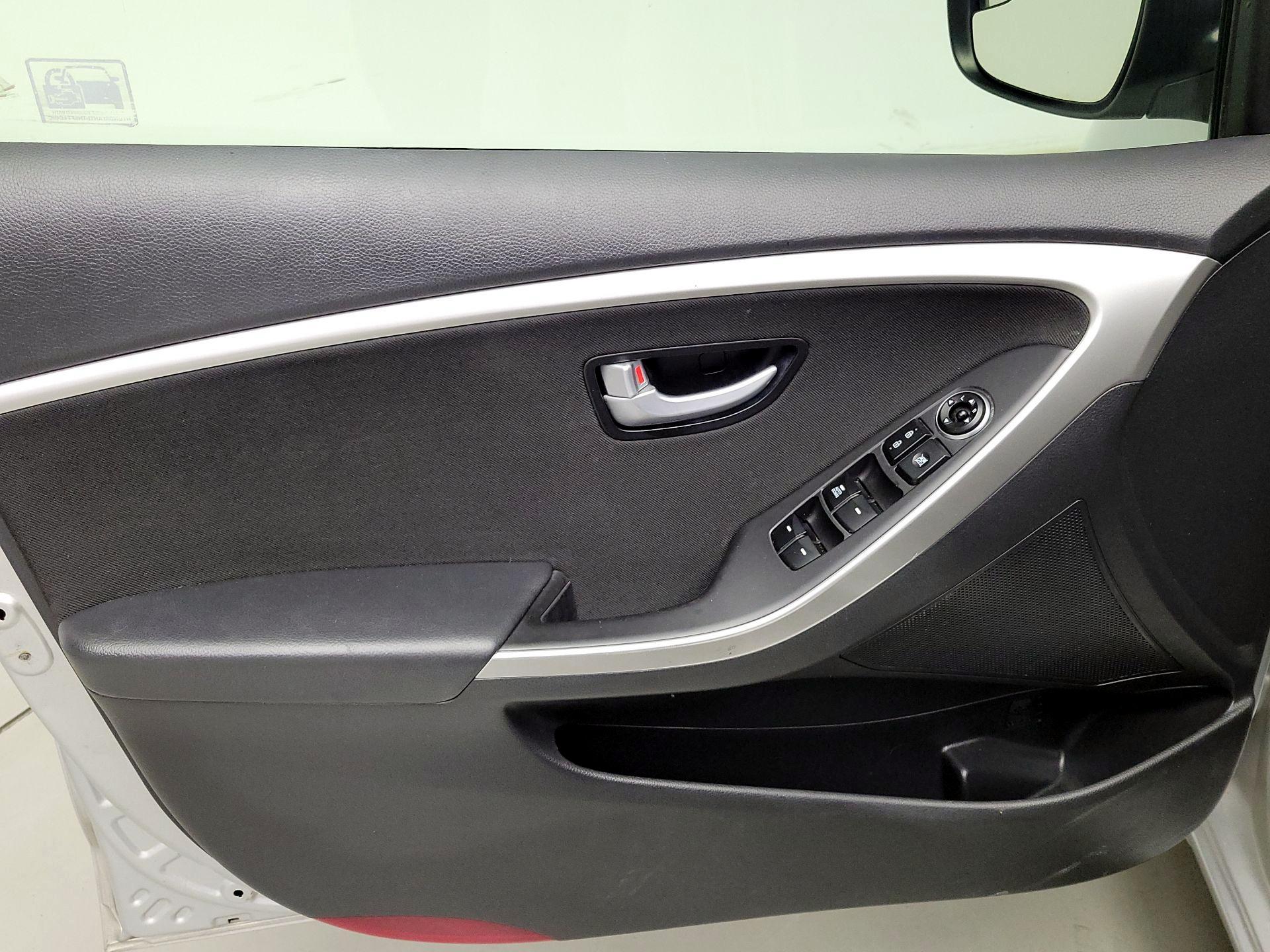 Thumbnail: 2014 Hyundai Elantra - 12