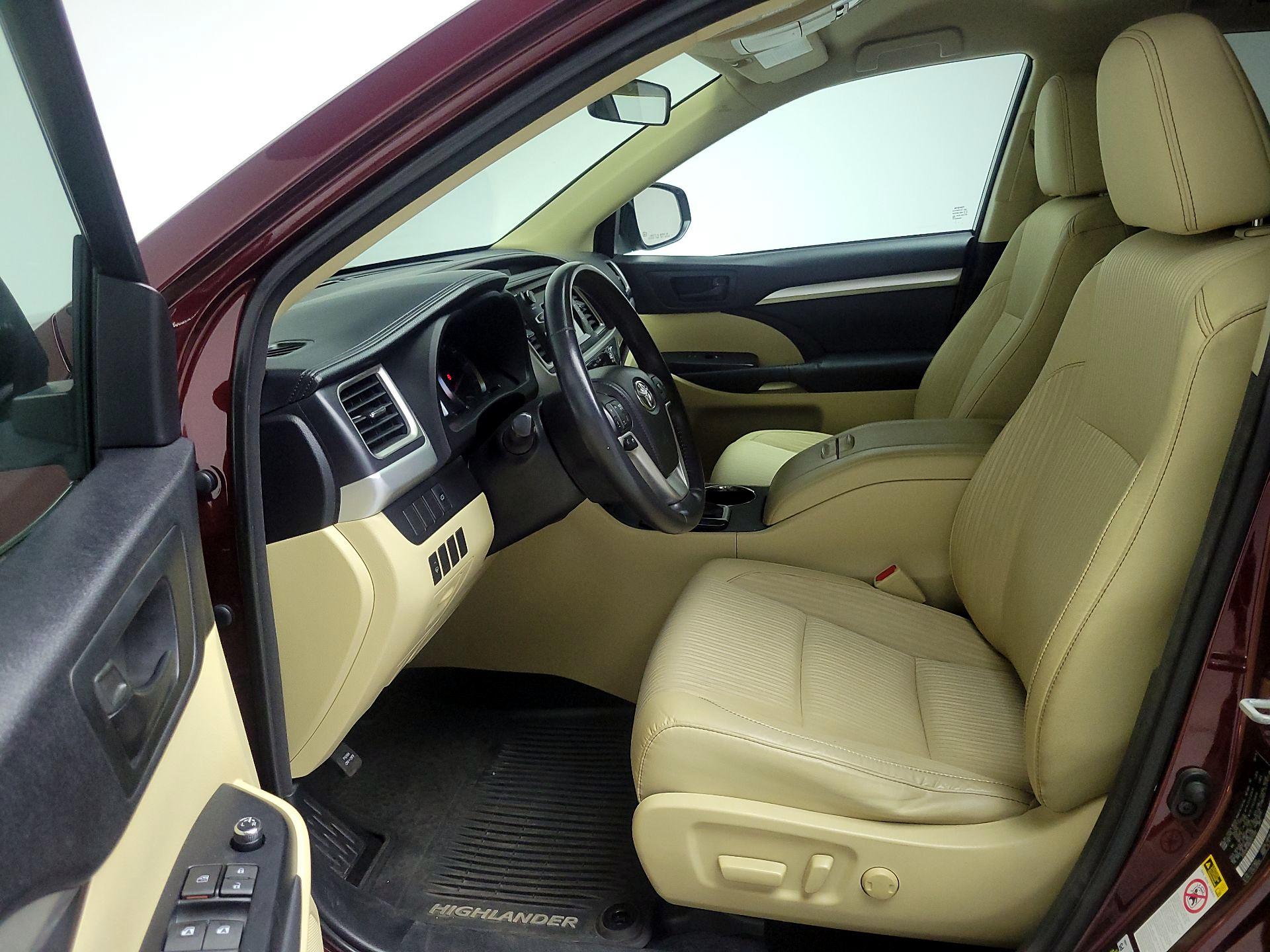 Thumbnail: 2014 Toyota Highlander - 11