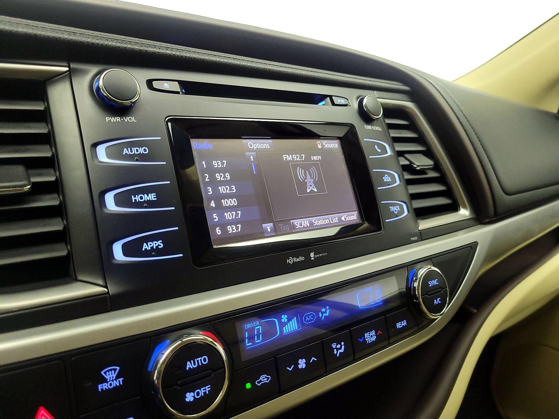 Thumbnail: 2014 Toyota Highlander - 15