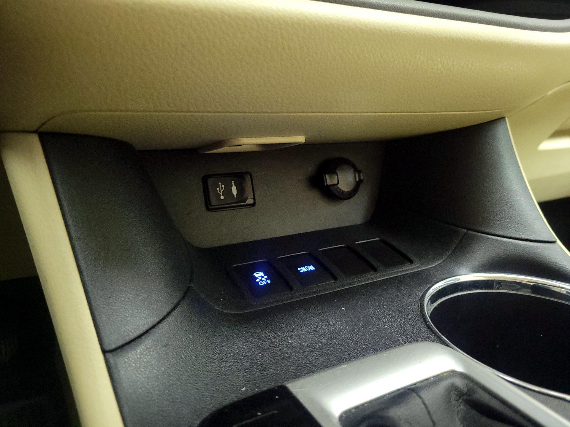 Thumbnail: 2014 Toyota Highlander - 18