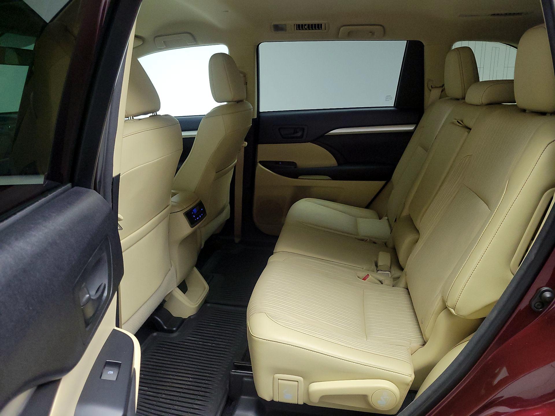 Thumbnail: 2014 Toyota Highlander - 19