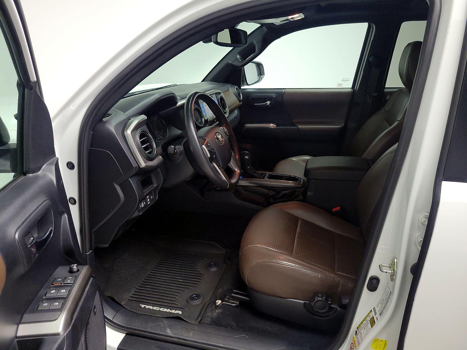 Thumbnail: 2019 Toyota Tacoma - 11