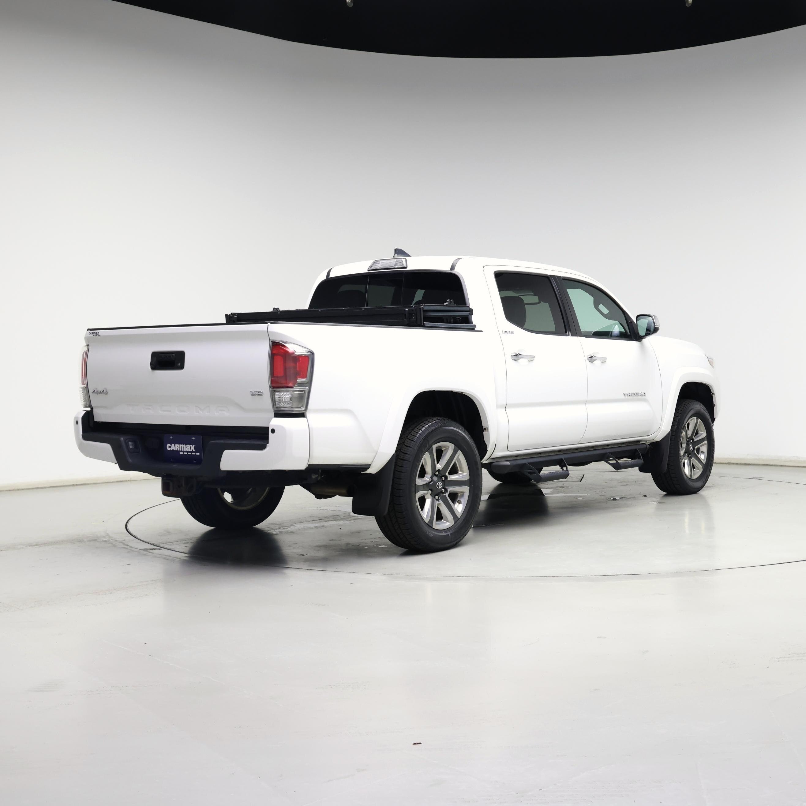 Thumbnail: 2019 Toyota Tacoma - 8