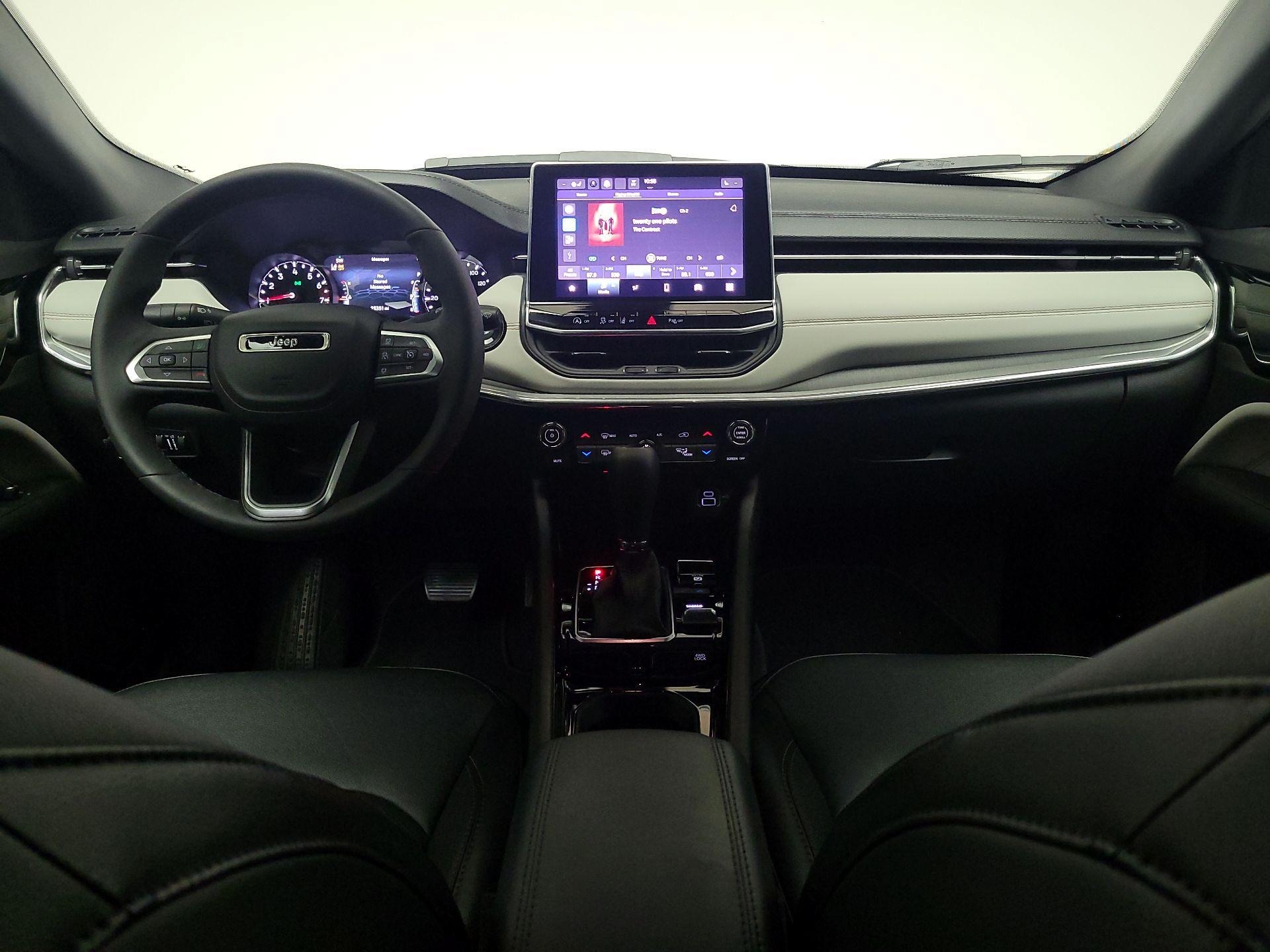 Thumbnail: 2023 Jeep Compass - 9