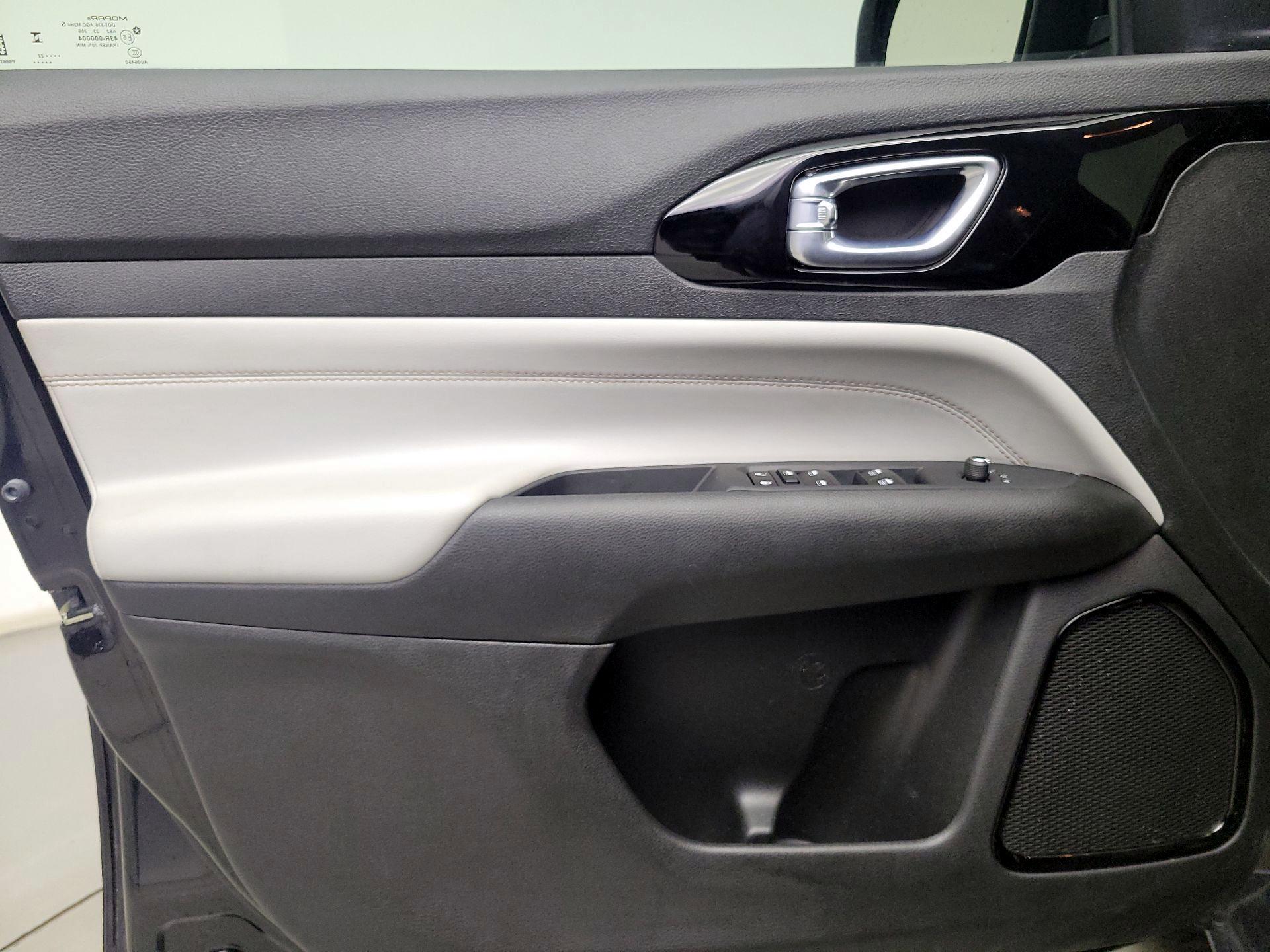 Thumbnail: 2023 Jeep Compass - 12