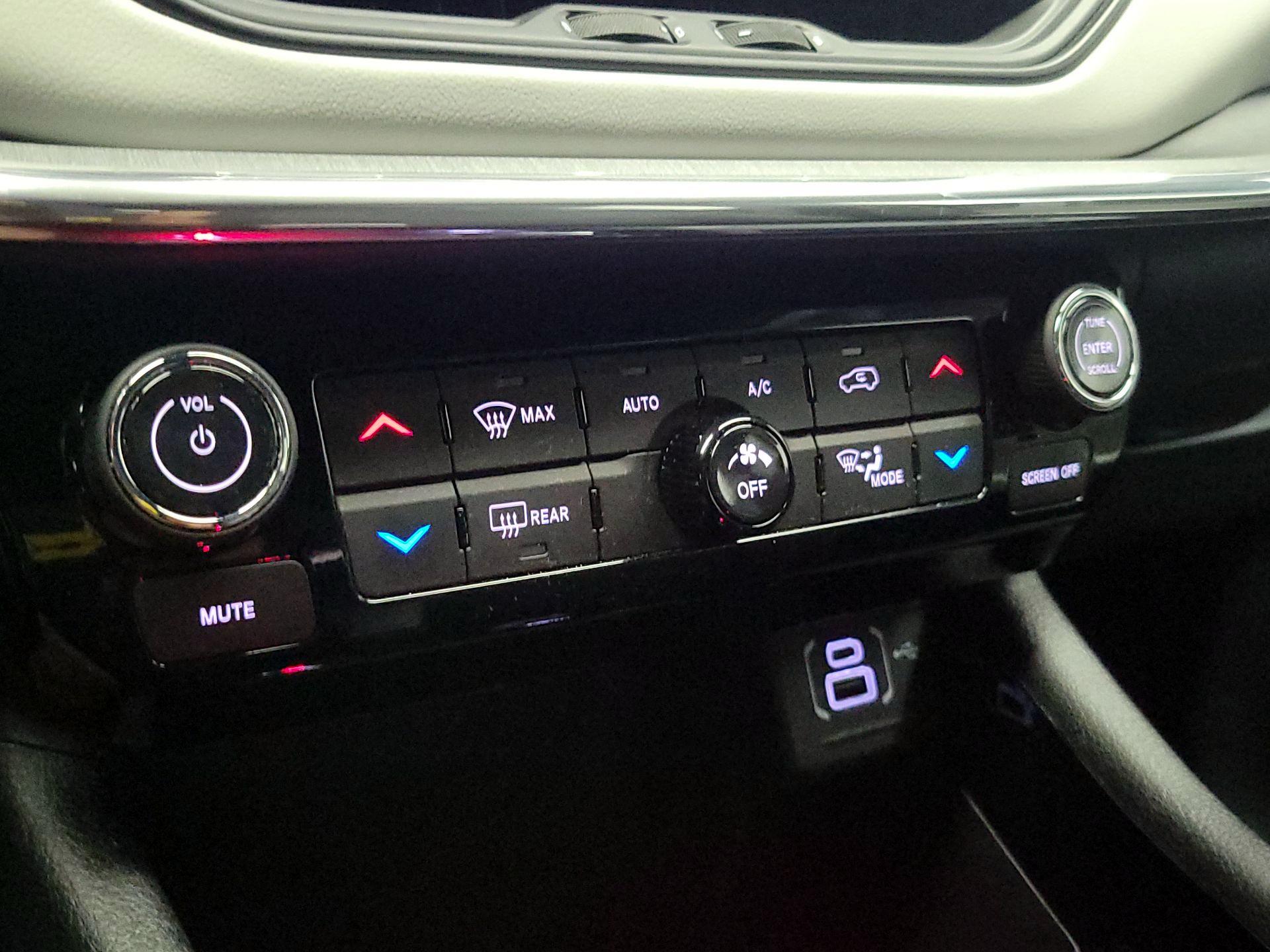 Thumbnail: 2023 Jeep Compass - 16