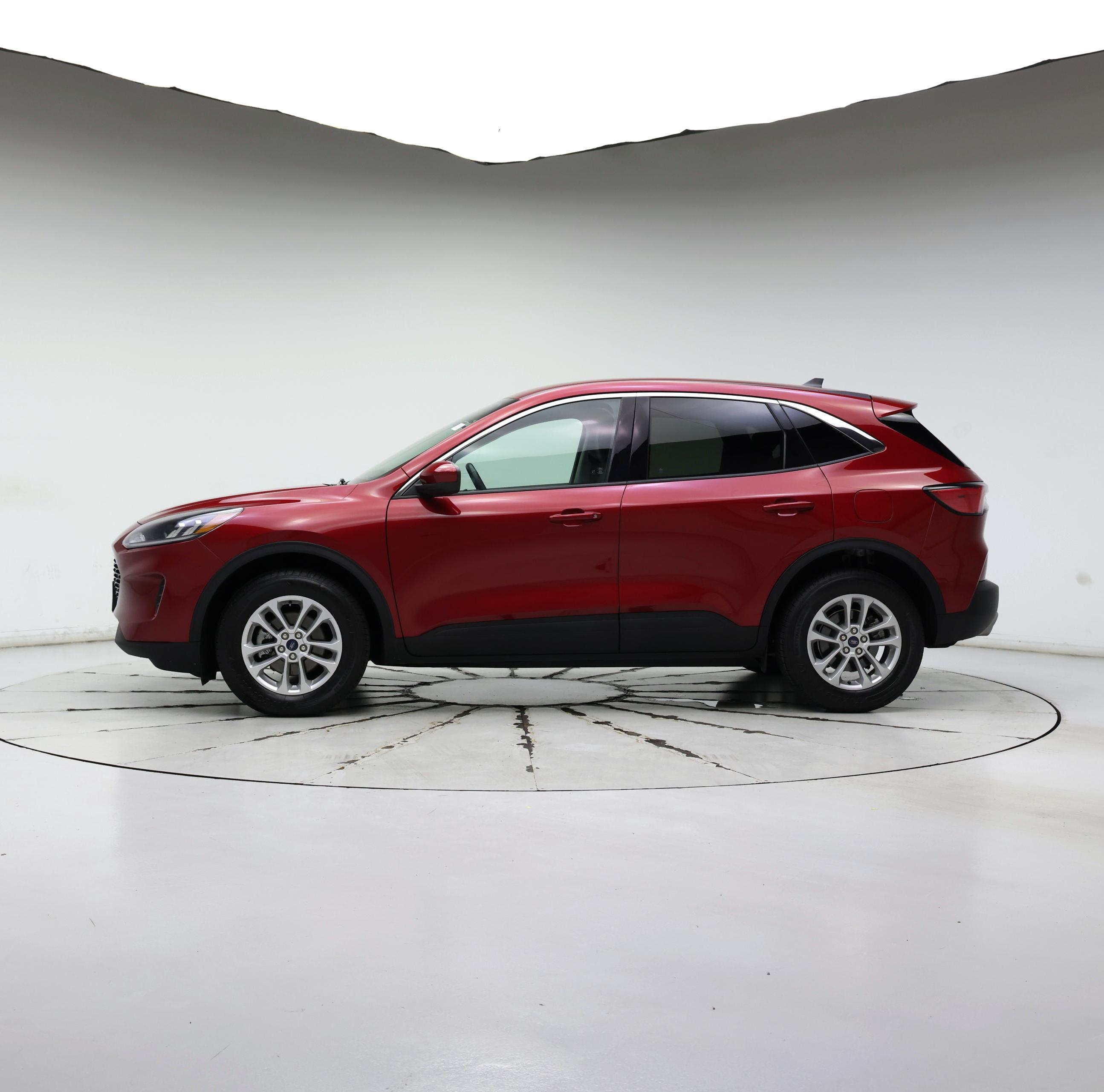 Thumbnail: 2021 Ford Escape - 3