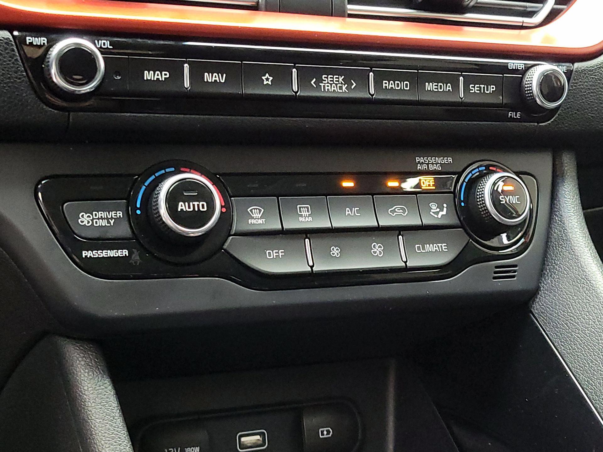Thumbnail: 2021 Kia Niro - 17