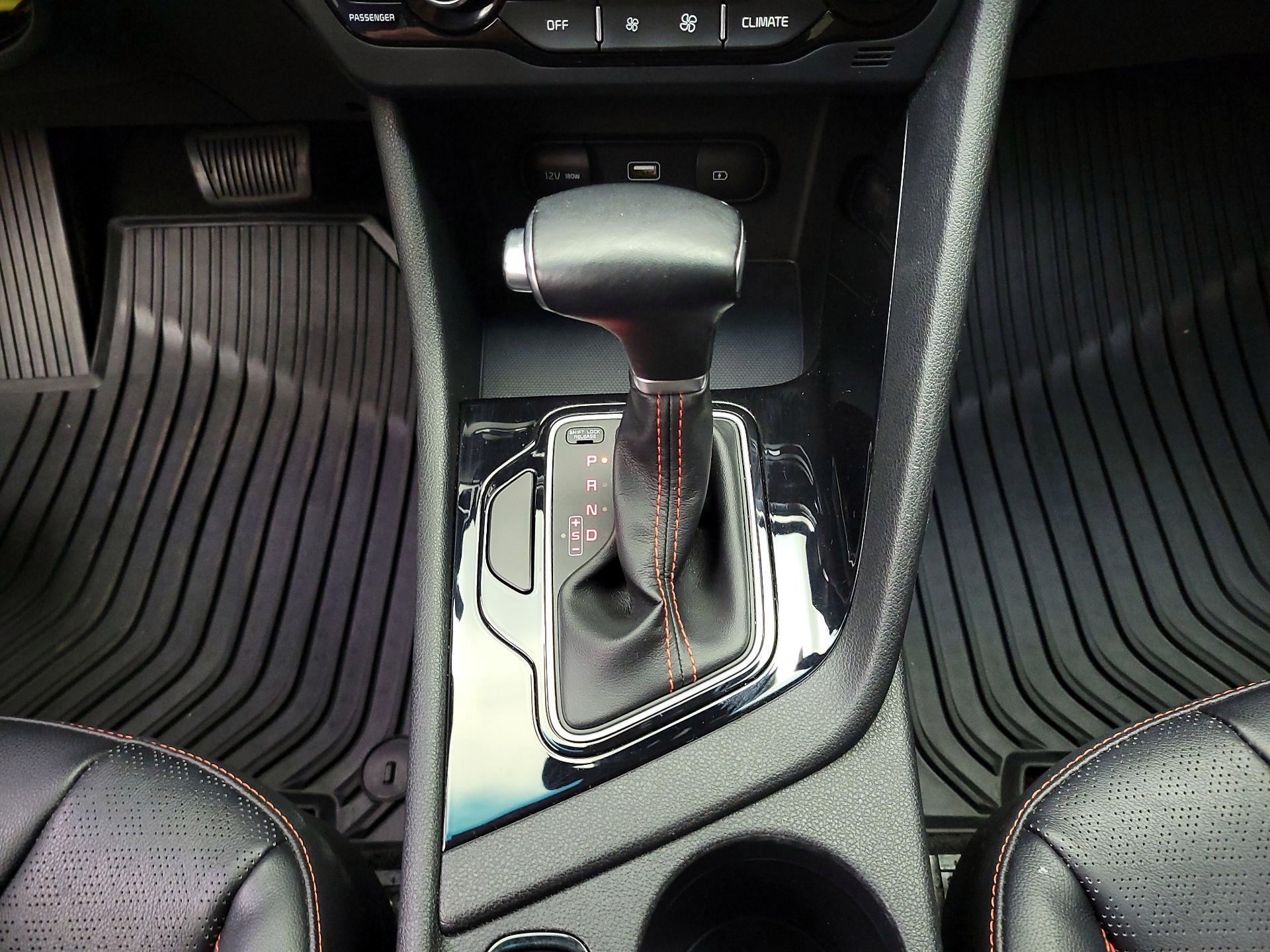 Thumbnail: 2021 Kia Niro - 18