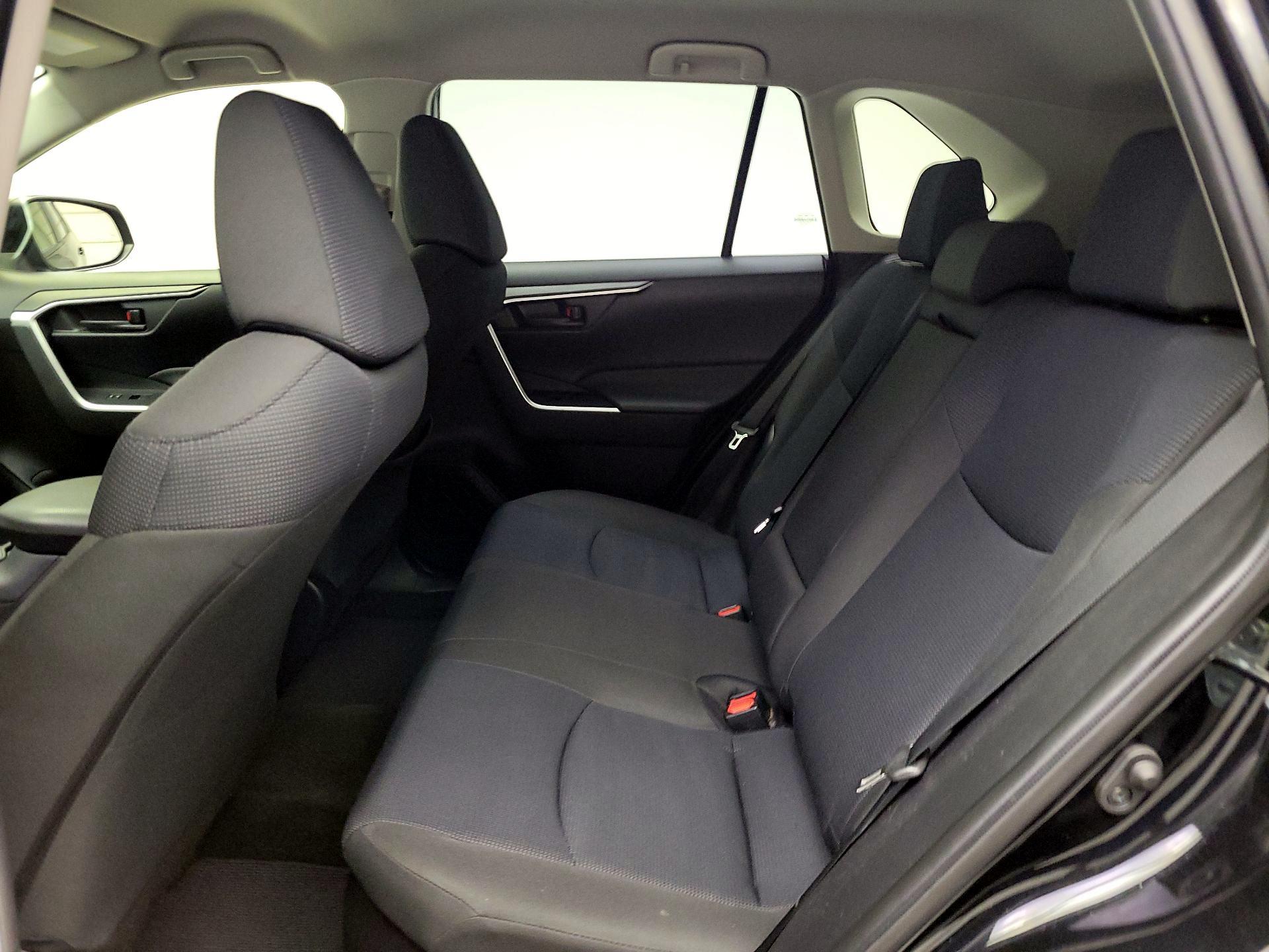 Thumbnail: 2020 Toyota RAV4 - 19