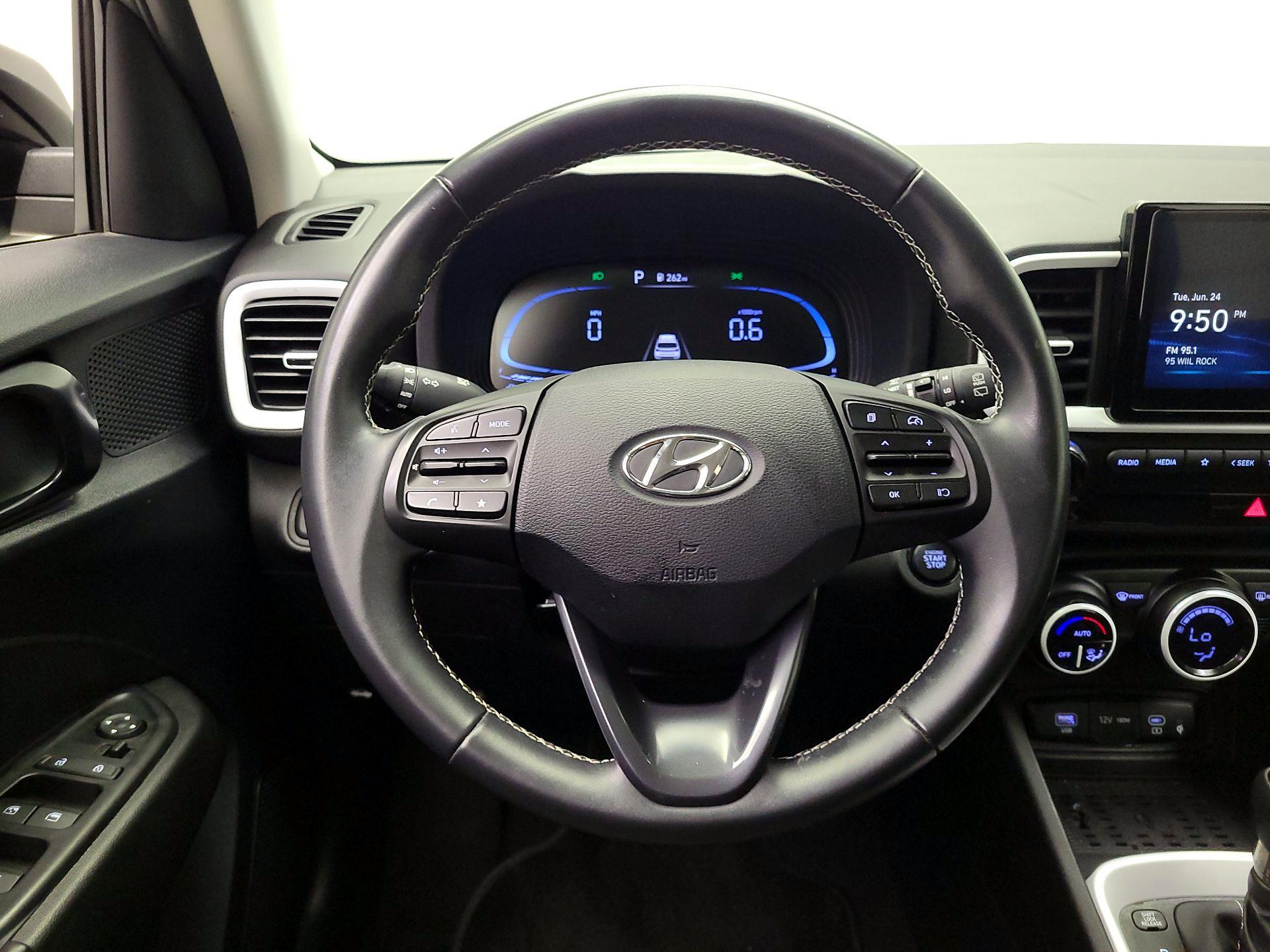 Thumbnail: 2023 Hyundai Venue - 10