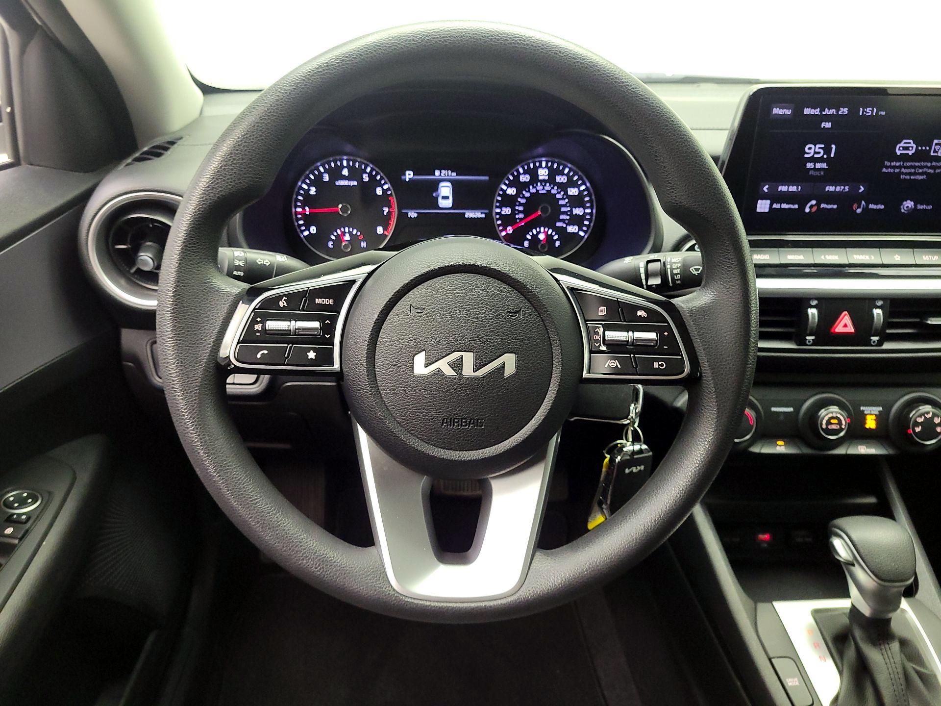 Thumbnail: 2022 Kia Forte - 10