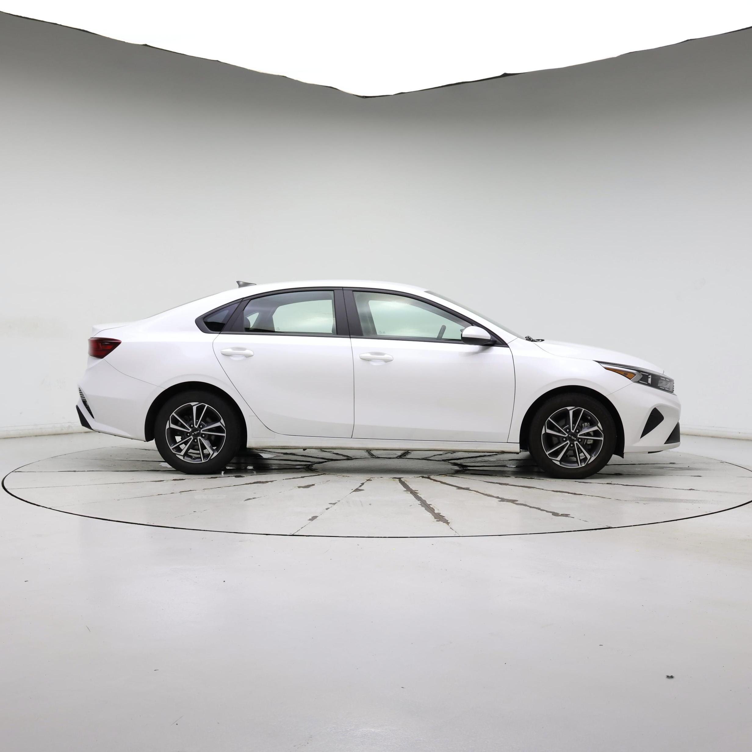 Thumbnail: 2022 Kia Forte - 7