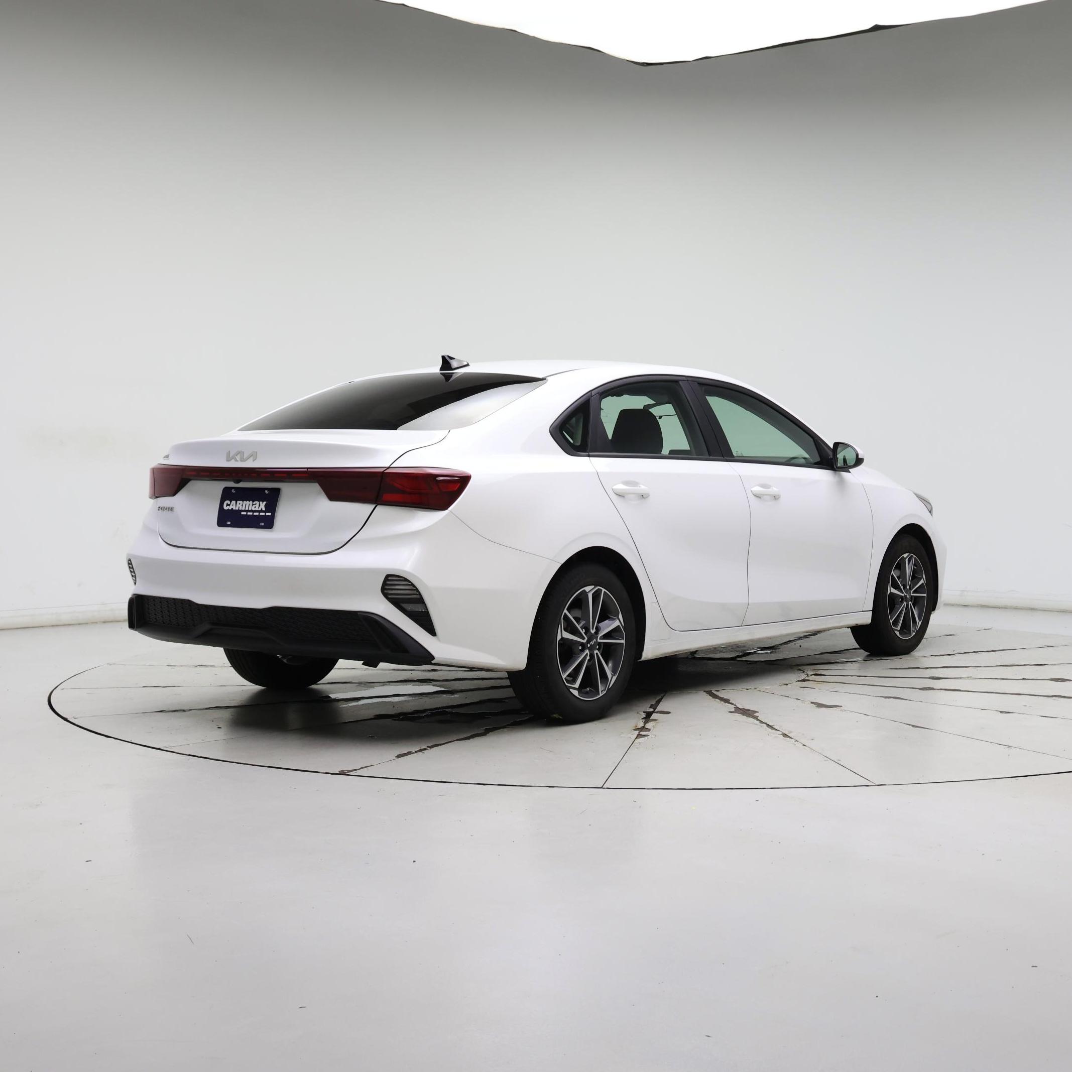 Thumbnail: 2022 Kia Forte - 8