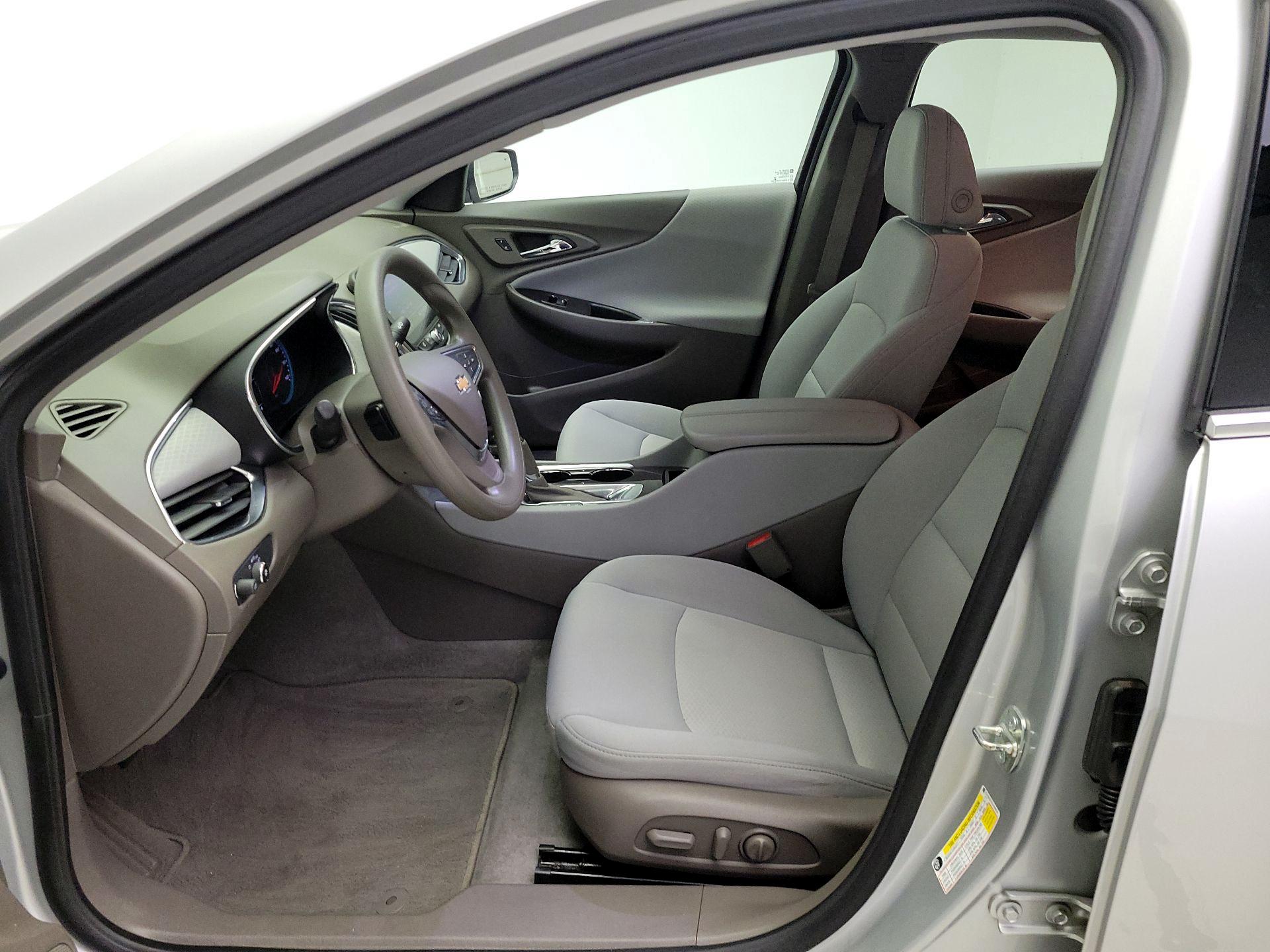 Thumbnail: 2020 Chevrolet Malibu - 11