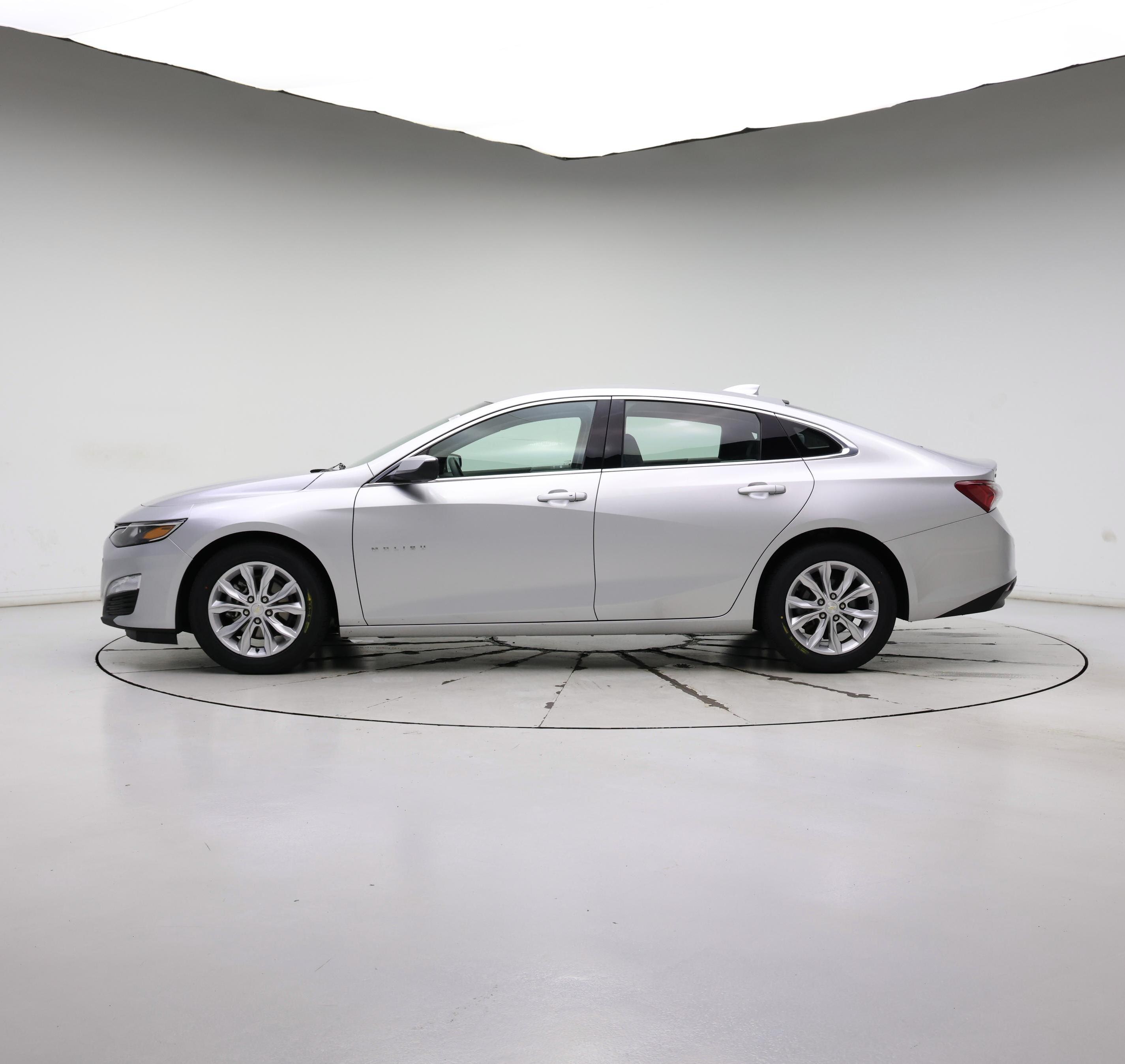 Thumbnail: 2020 Chevrolet Malibu - 3