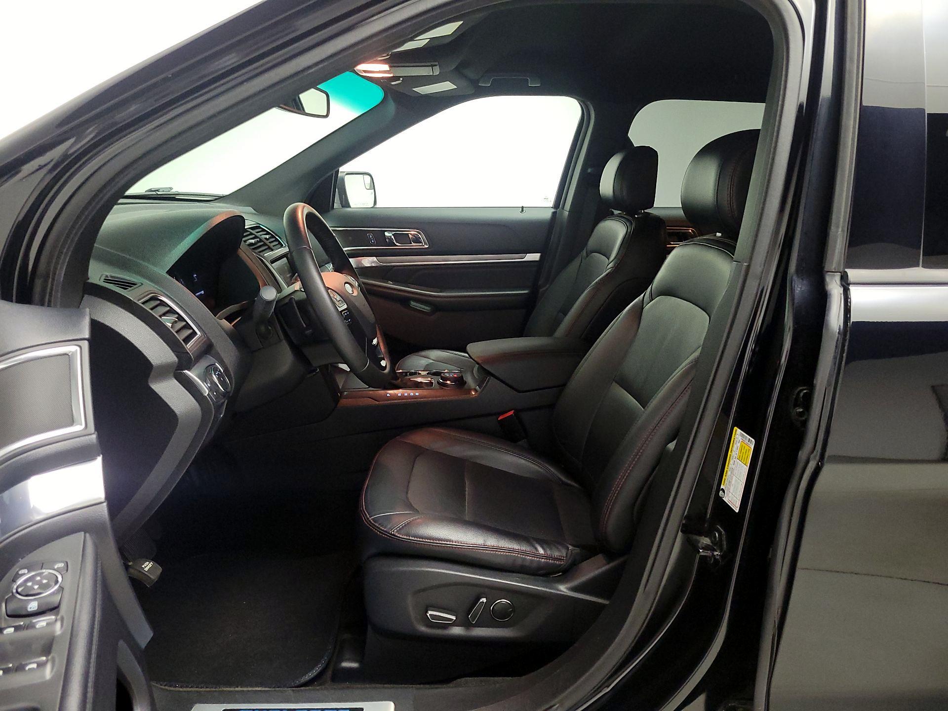 Thumbnail: 2016 Ford Explorer - 11