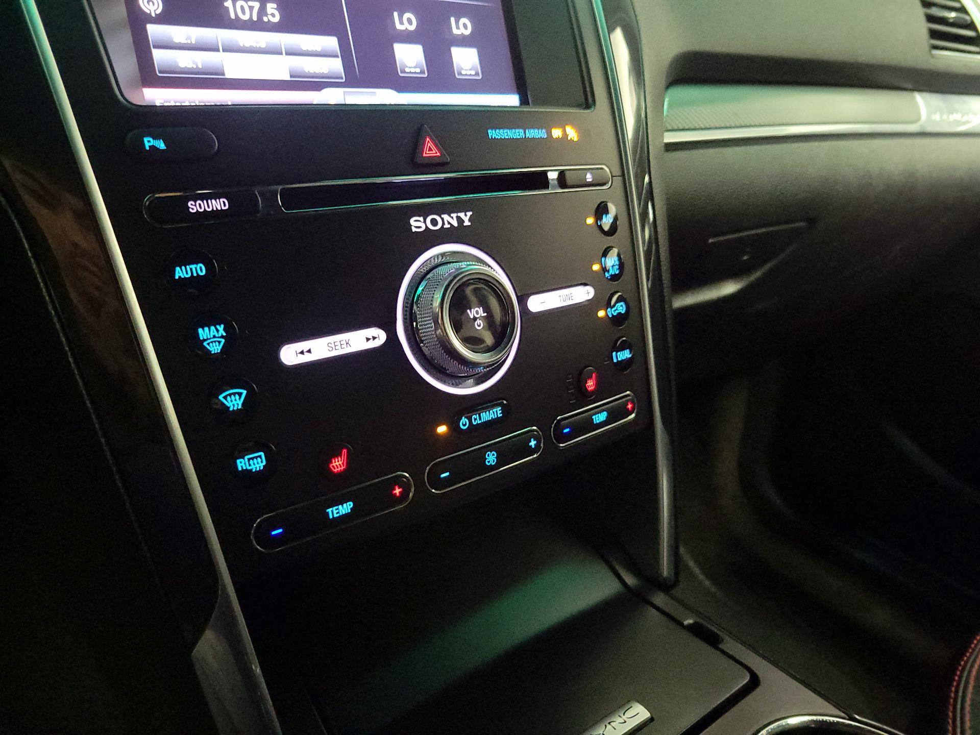 Thumbnail: 2016 Ford Explorer - 17