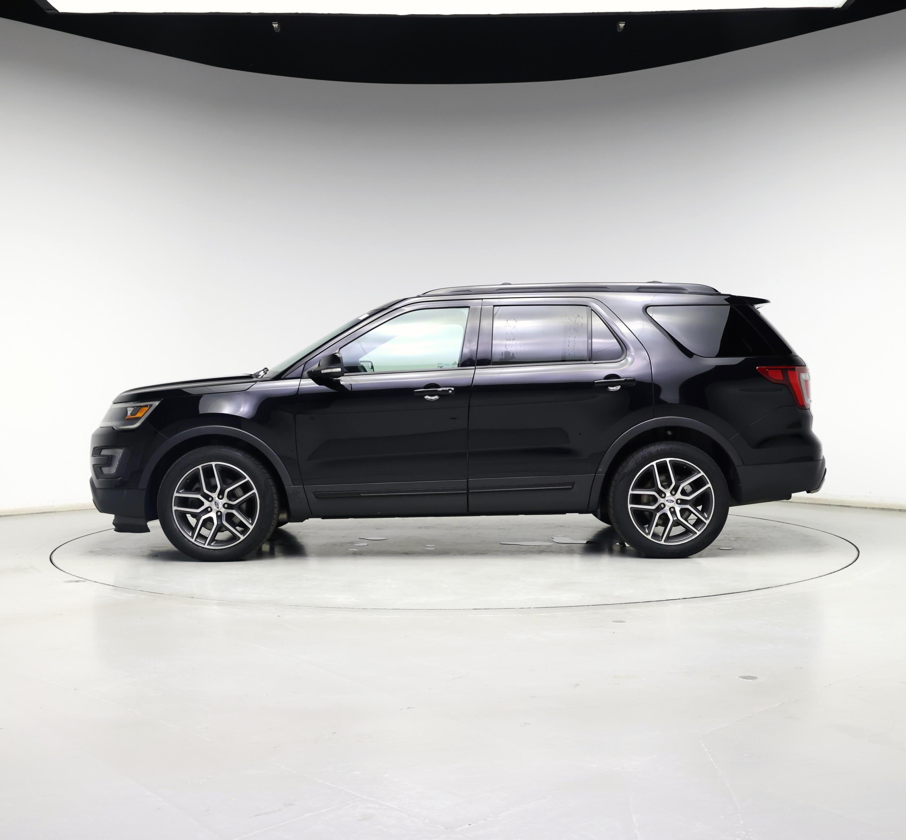 Thumbnail: 2016 Ford Explorer - 3